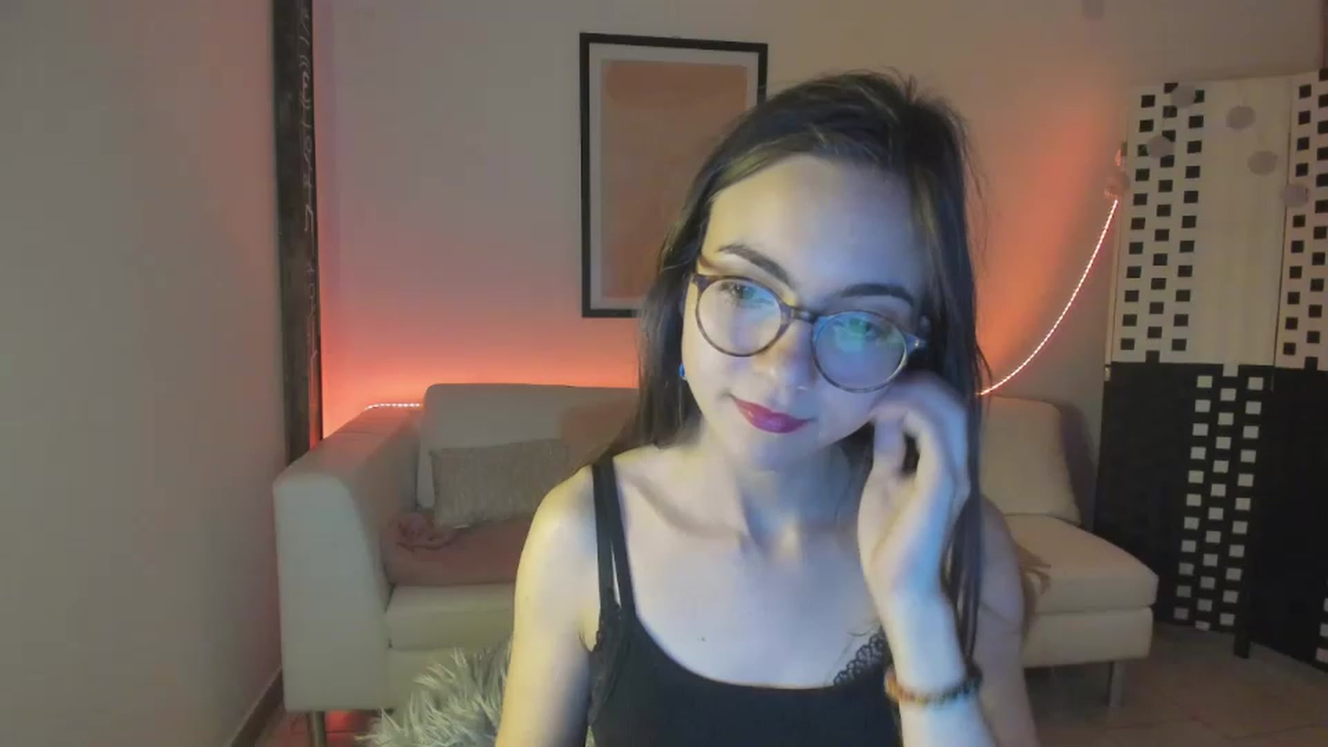 Gallery image thumbnail from Leilastar18's myfreecams stream on, 12/28/2022, 13:56 image 18 of 20