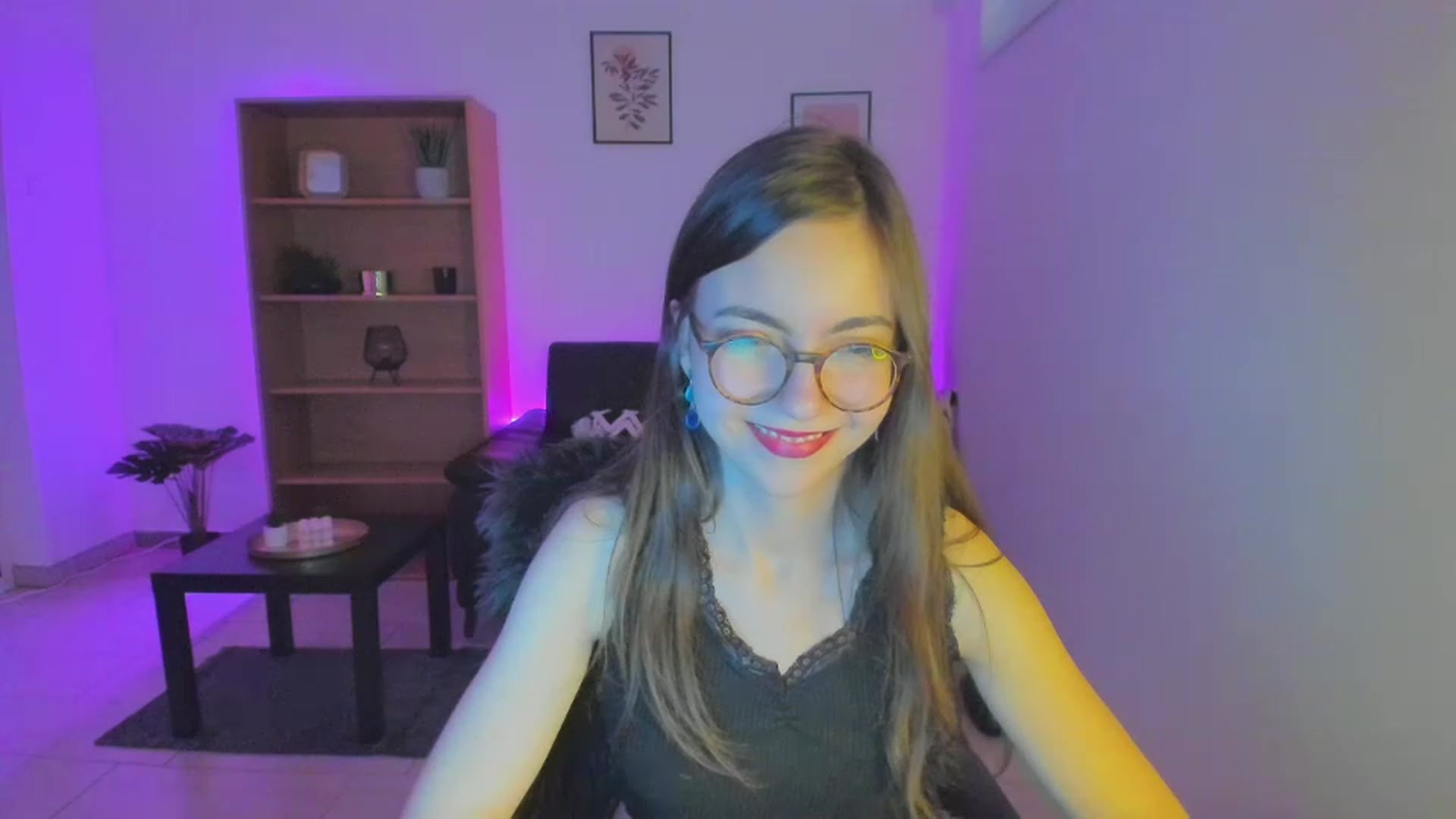Gallery image thumbnail from Leilastar18's myfreecams stream on, 01/03/2023, 11:37 image 19 of 20