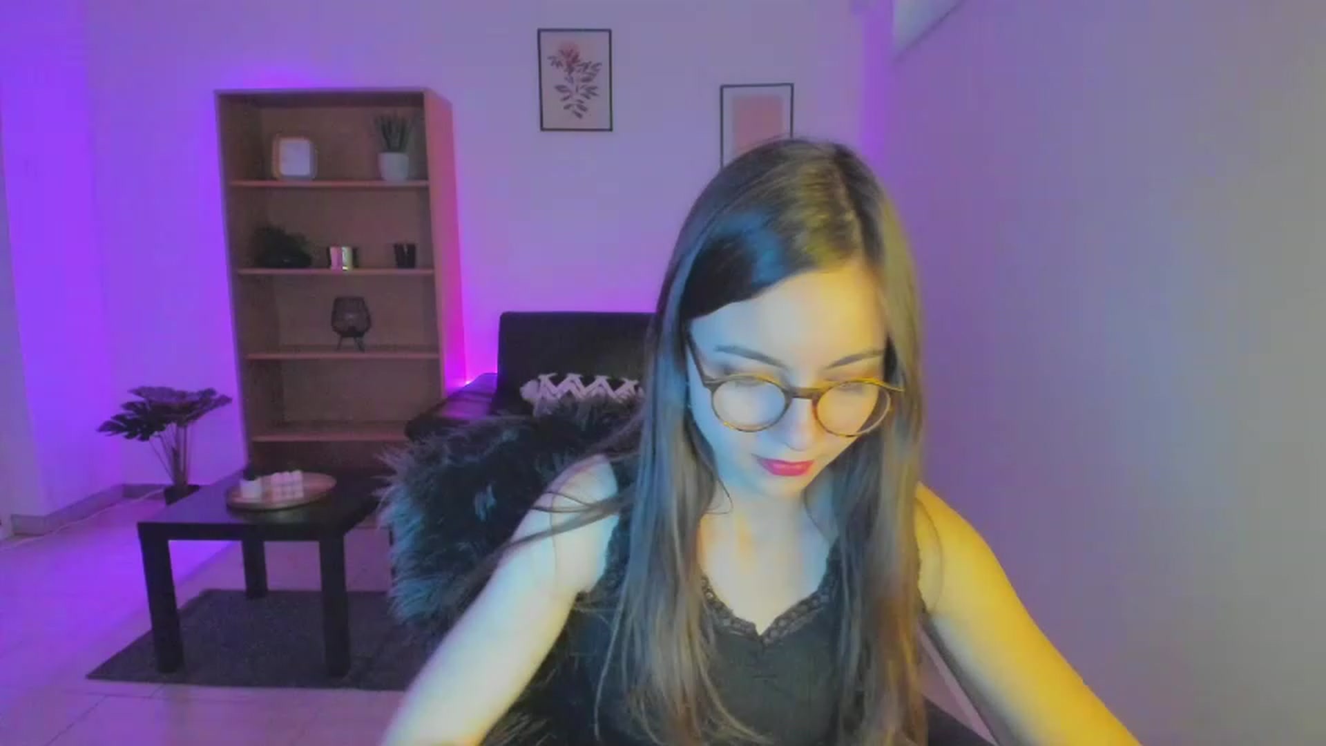 Gallery image thumbnail from Leilastar18's myfreecams stream on, 01/03/2023, 11:37 image 10 of 20