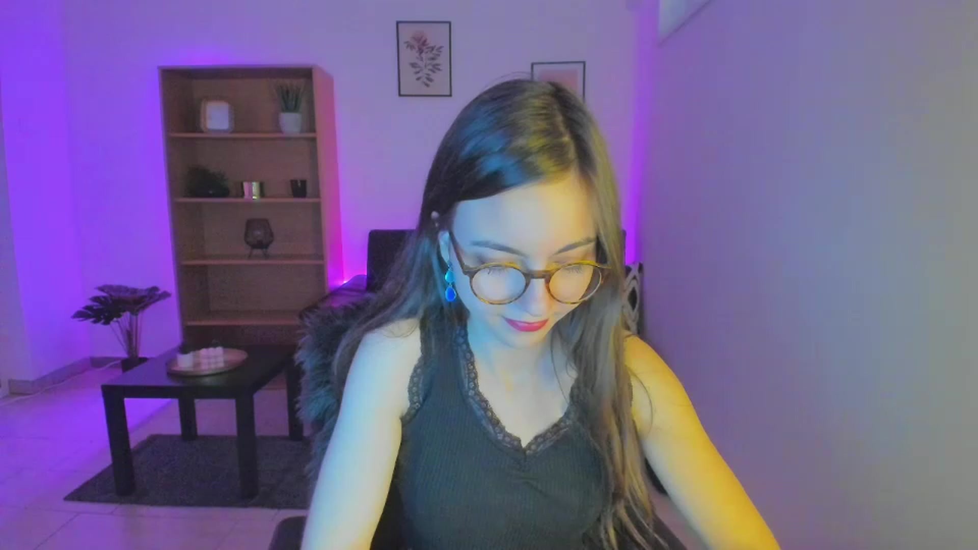 Gallery image thumbnail from Leilastar18's myfreecams stream on, 01/03/2023, 11:37 image 16 of 20