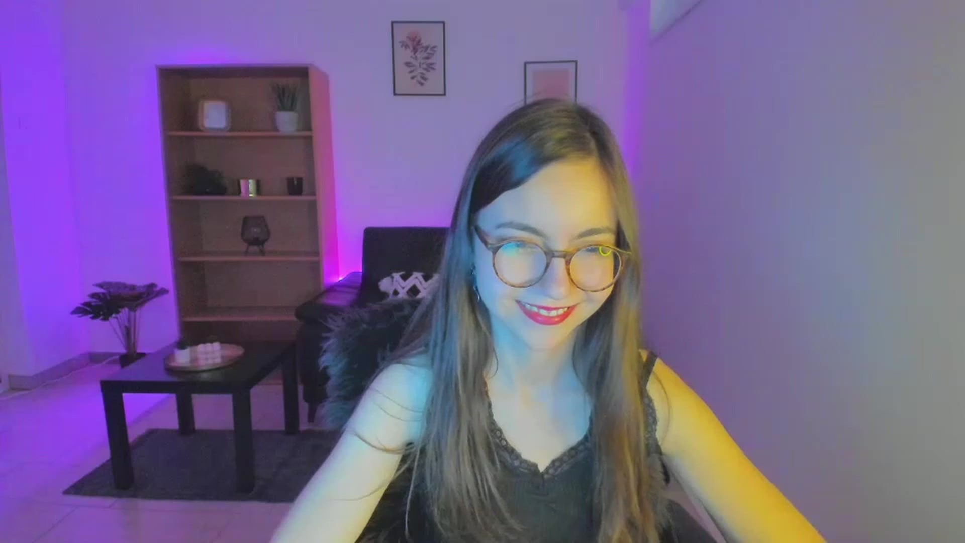 Gallery image thumbnail from Leilastar18's myfreecams stream on, 01/03/2023, 11:37 image 7 of 20