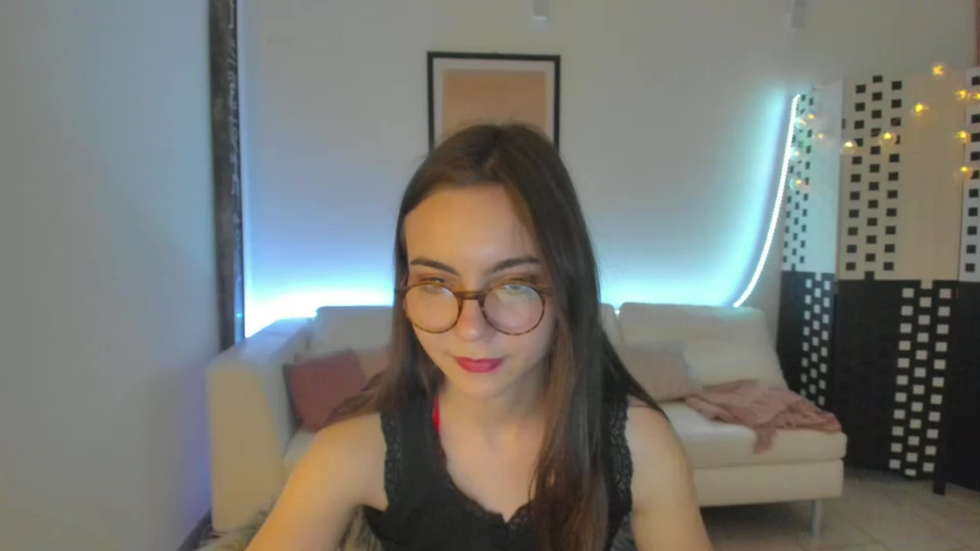 Gallery image thumbnail from Leilastar18's myfreecams stream on, 02/19/2023, 13:57 image 12 of 20