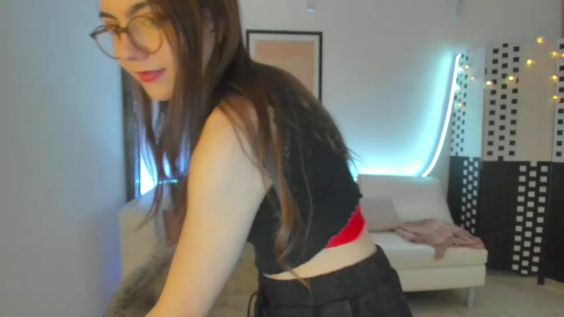 Gallery image thumbnail from Leilastar18's myfreecams stream on, 02/19/2023, 13:57 image 2 of 20