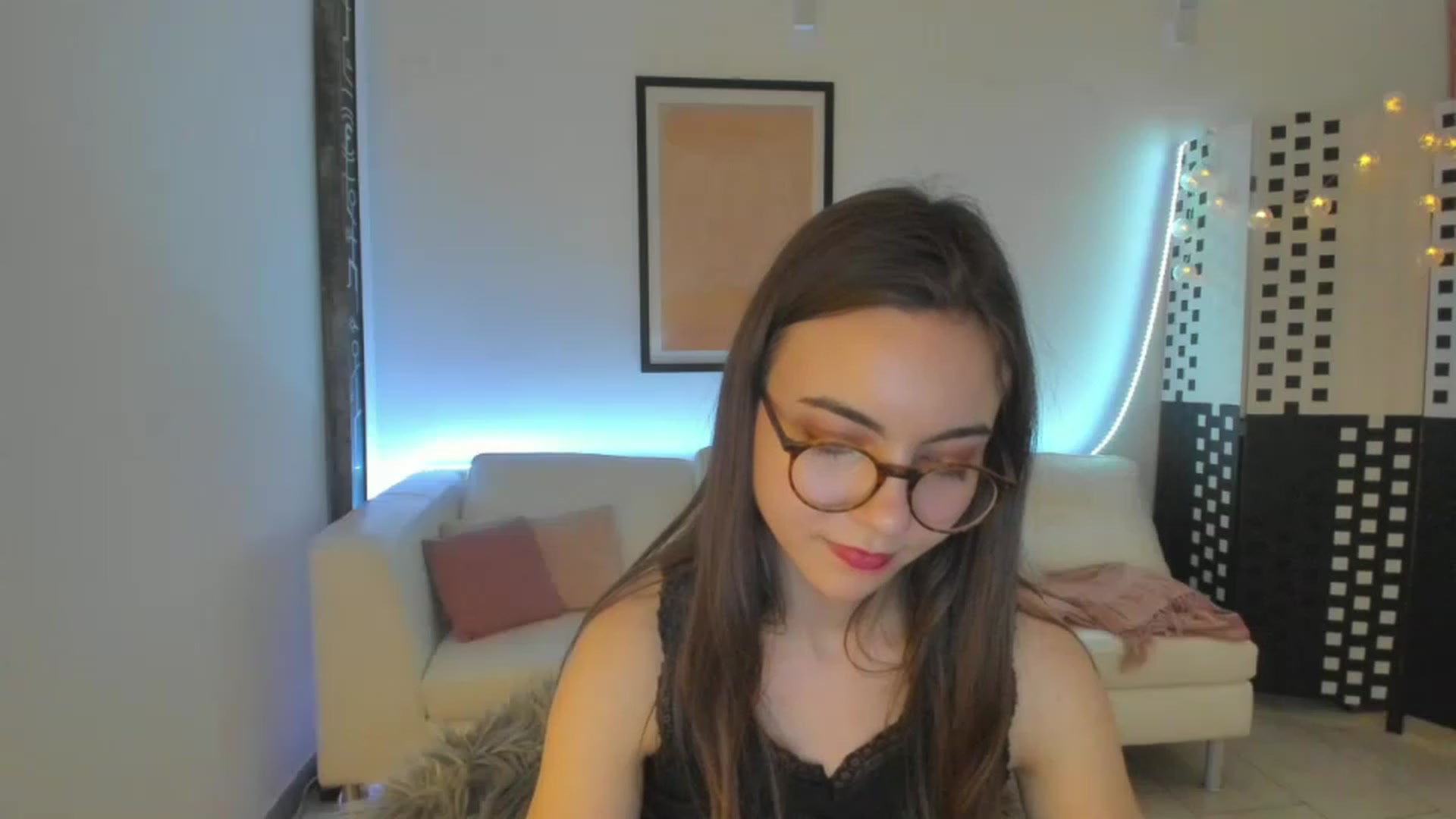 Gallery image thumbnail from Leilastar18's myfreecams stream on, 02/19/2023, 13:57 image 7 of 20