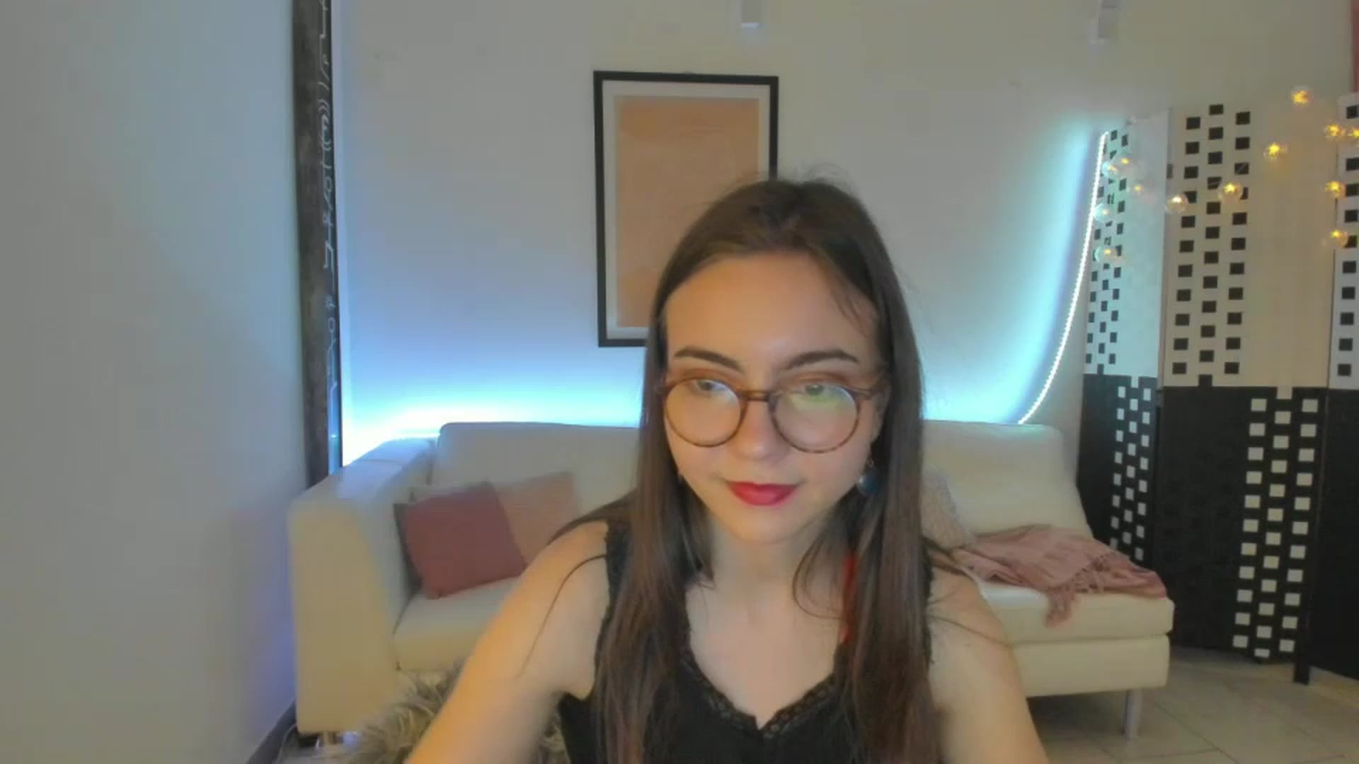 Gallery image thumbnail from Leilastar18's myfreecams stream on, 02/19/2023, 13:57 image 5 of 20