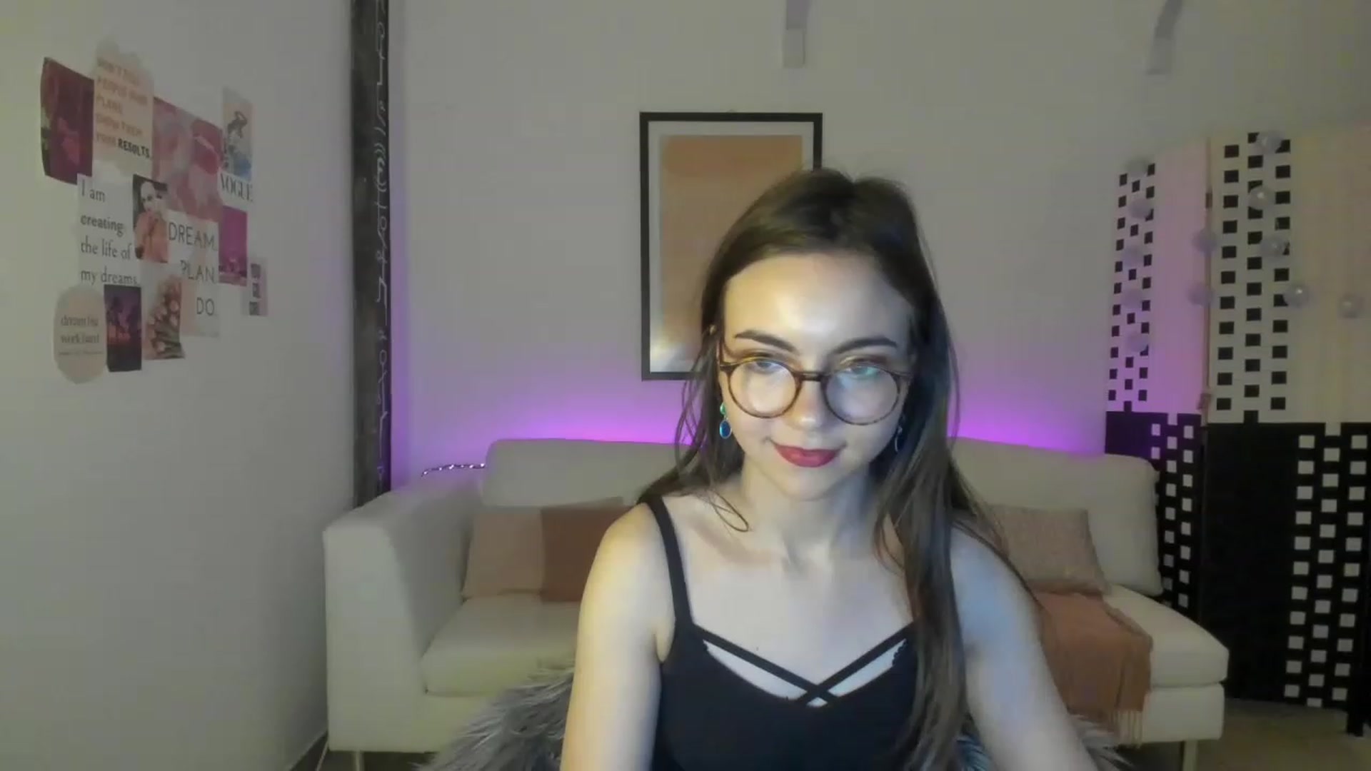 Gallery image thumbnail from Leilastar18's myfreecams stream on, 03/12/2023, 13:48 image 7 of 20