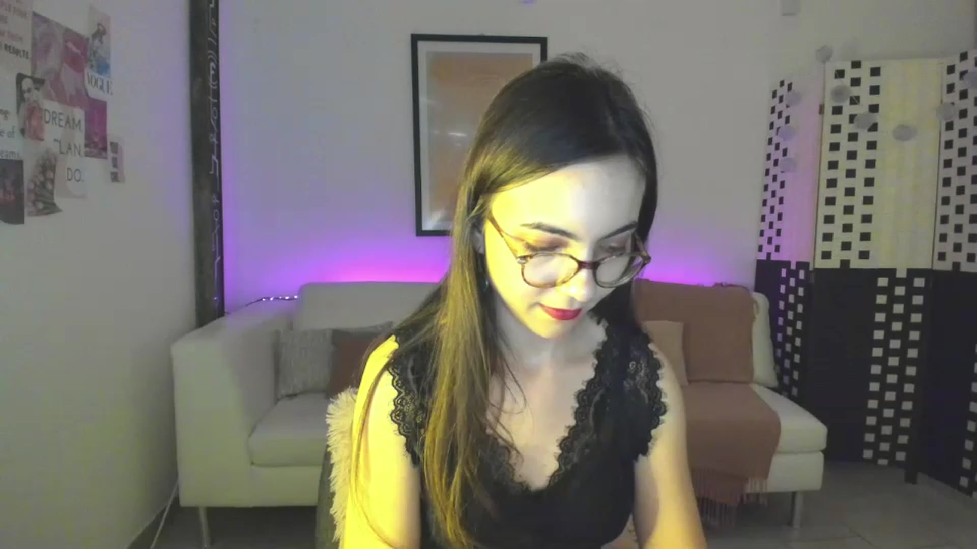 Gallery image thumbnail from Leilastar18's myfreecams stream on, 04/16/2023, 11:26 image 11 of 20