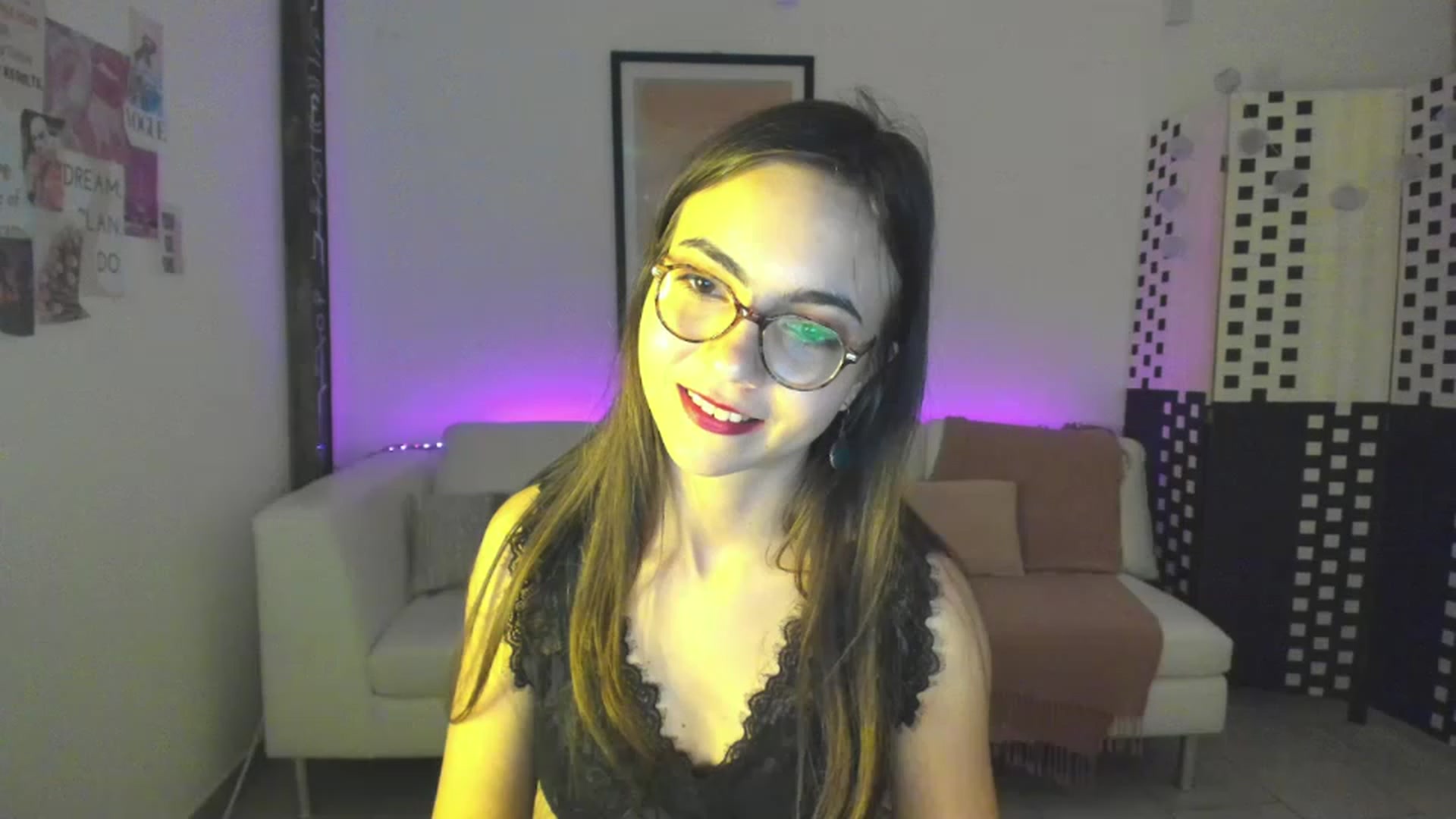 Gallery image thumbnail from Leilastar18's myfreecams stream on, 04/16/2023, 11:26 image 5 of 20