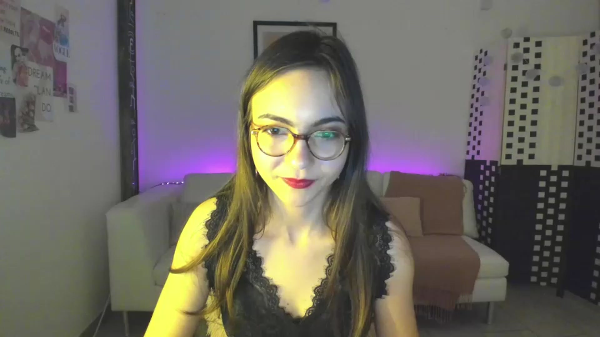 Gallery image thumbnail from Leilastar18's myfreecams stream on, 04/16/2023, 11:26 image 3 of 20