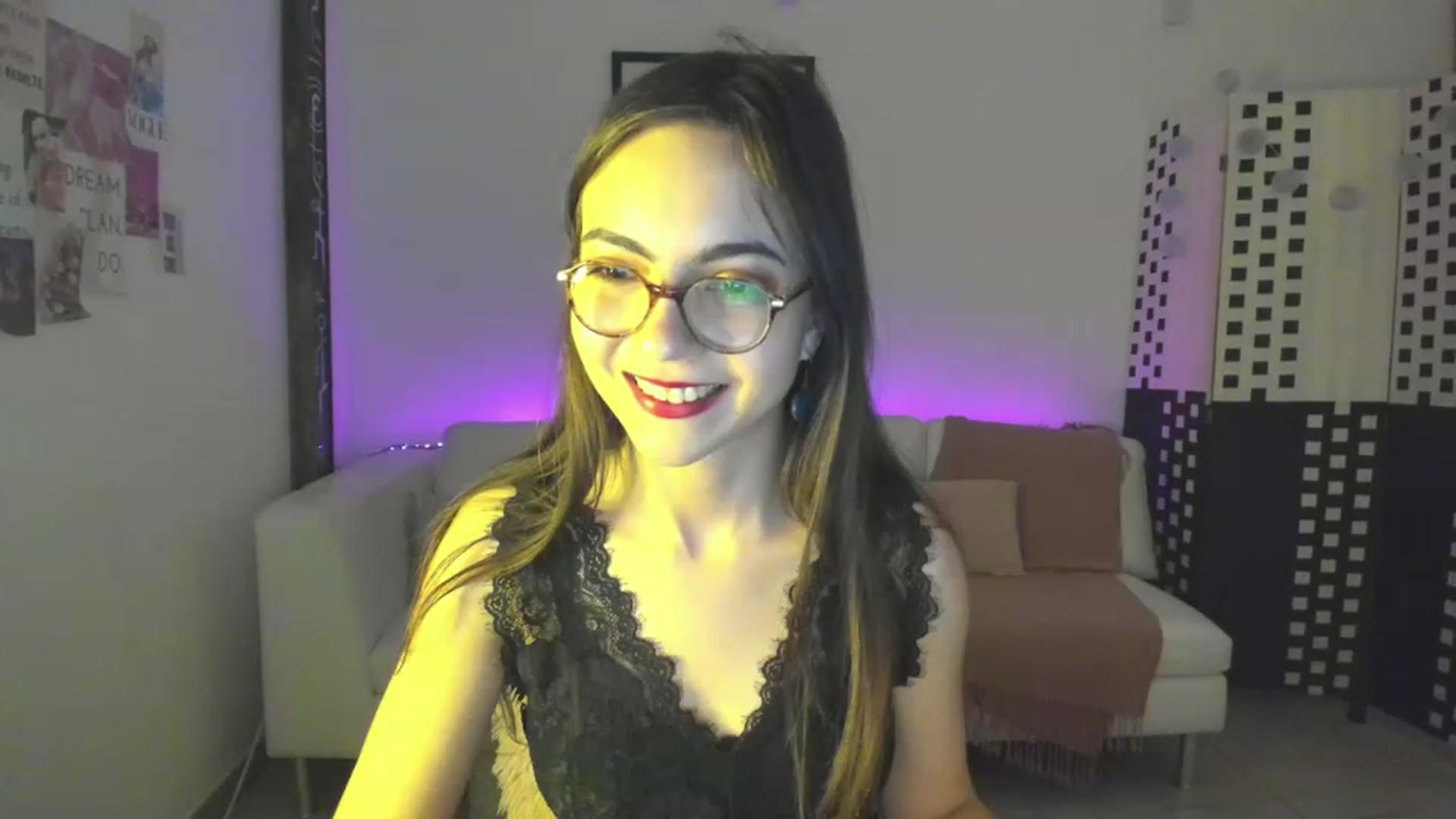 Gallery image thumbnail from Leilastar18's myfreecams stream on, 04/16/2023, 11:26 image 2 of 20
