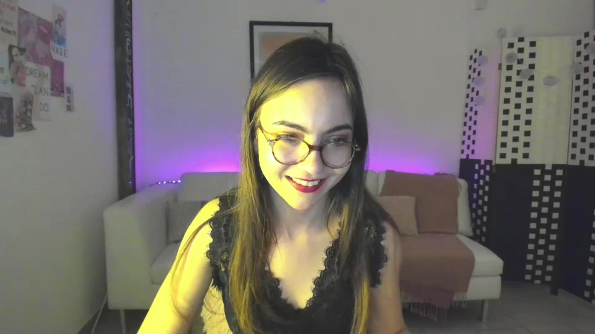 Gallery image thumbnail from Leilastar18's myfreecams stream on, 04/16/2023, 11:26 image 8 of 20