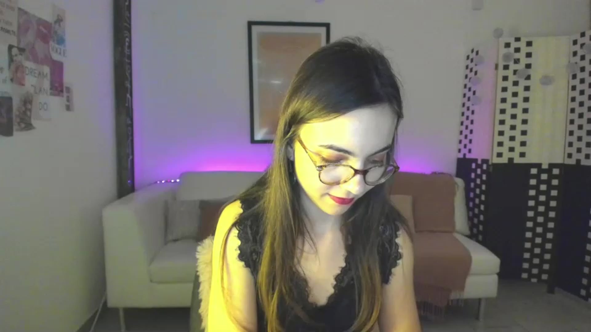 Gallery image thumbnail from Leilastar18's myfreecams stream on, 04/16/2023, 11:26 image 10 of 20