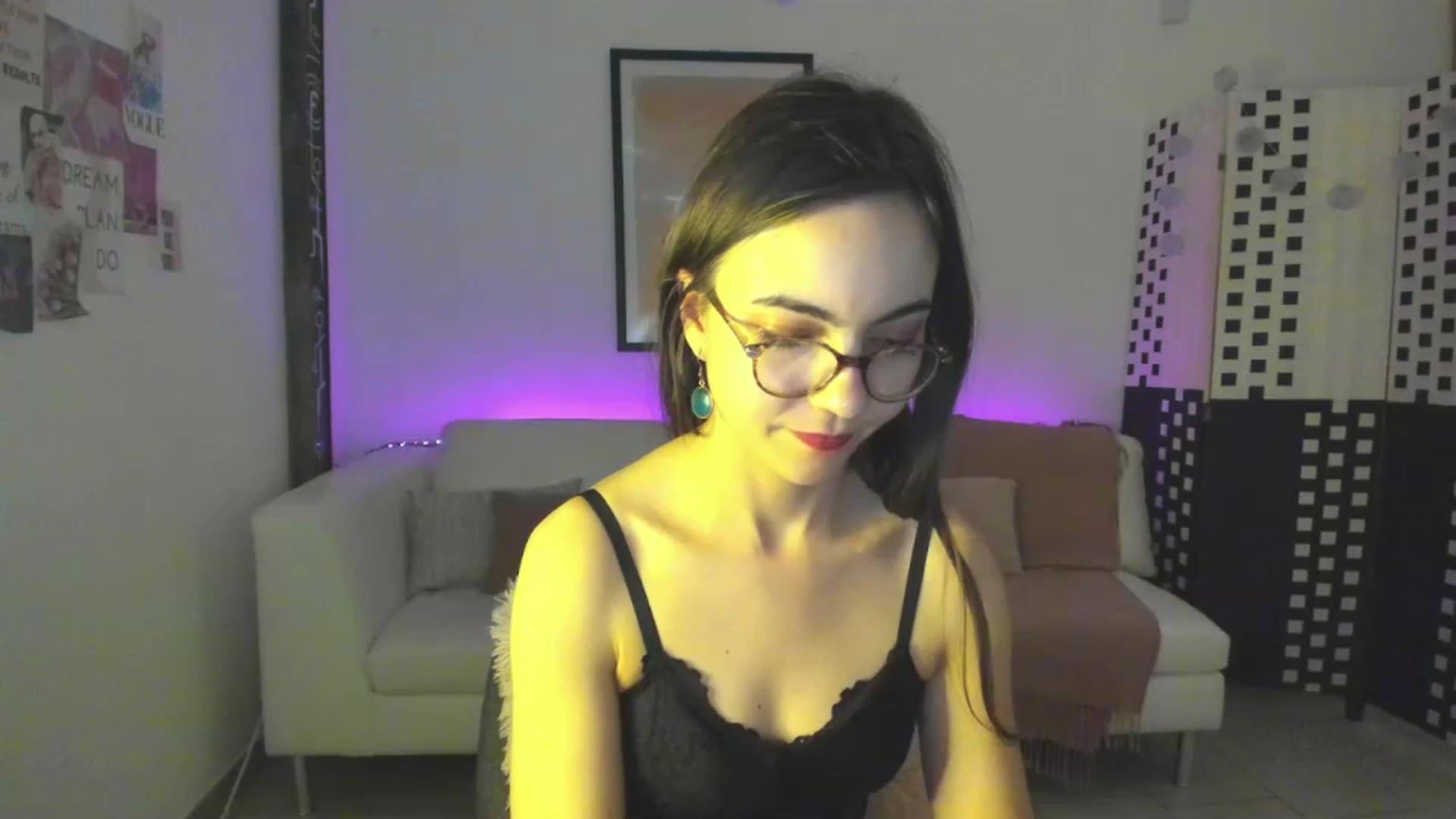 Gallery image thumbnail from Leilastar18's myfreecams stream on, 04/16/2023, 11:55 image 5 of 20