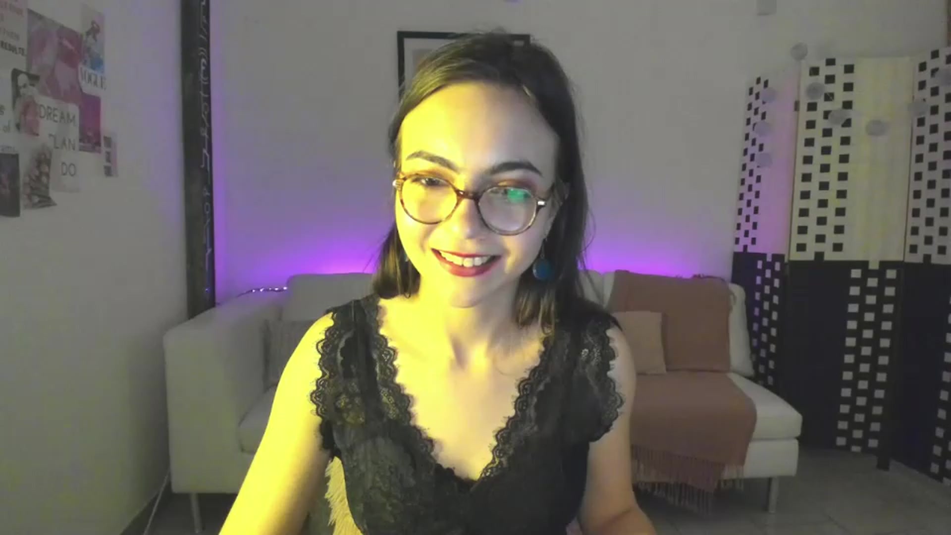 Gallery image thumbnail from Leilastar18's myfreecams stream on, 04/16/2023, 11:55 image 10 of 20