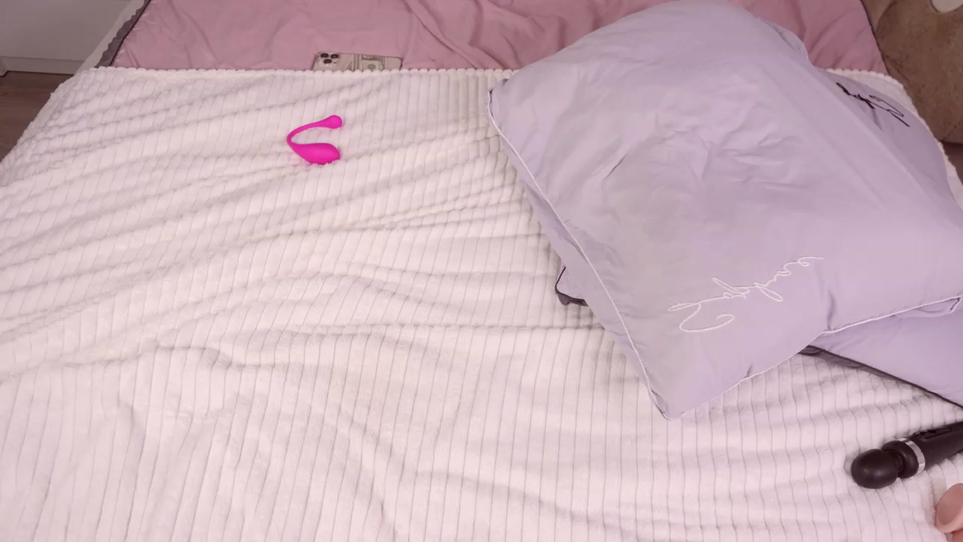 Gallery image thumbnail from LeksWest's myfreecams stream on, 05/18/2023, 16:53 image 13 of 20