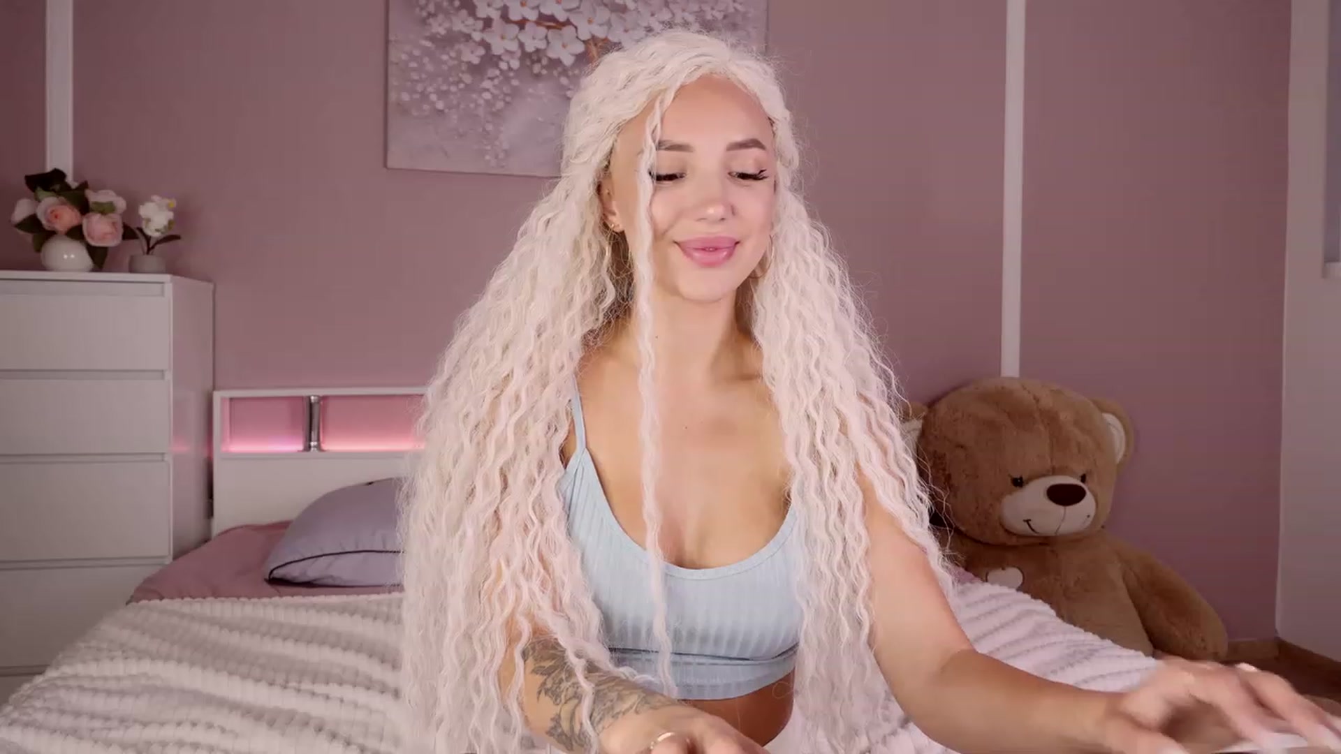 Gallery image thumbnail from LeksWest's myfreecams stream on, 05/22/2023, 14:27 image 11 of 20