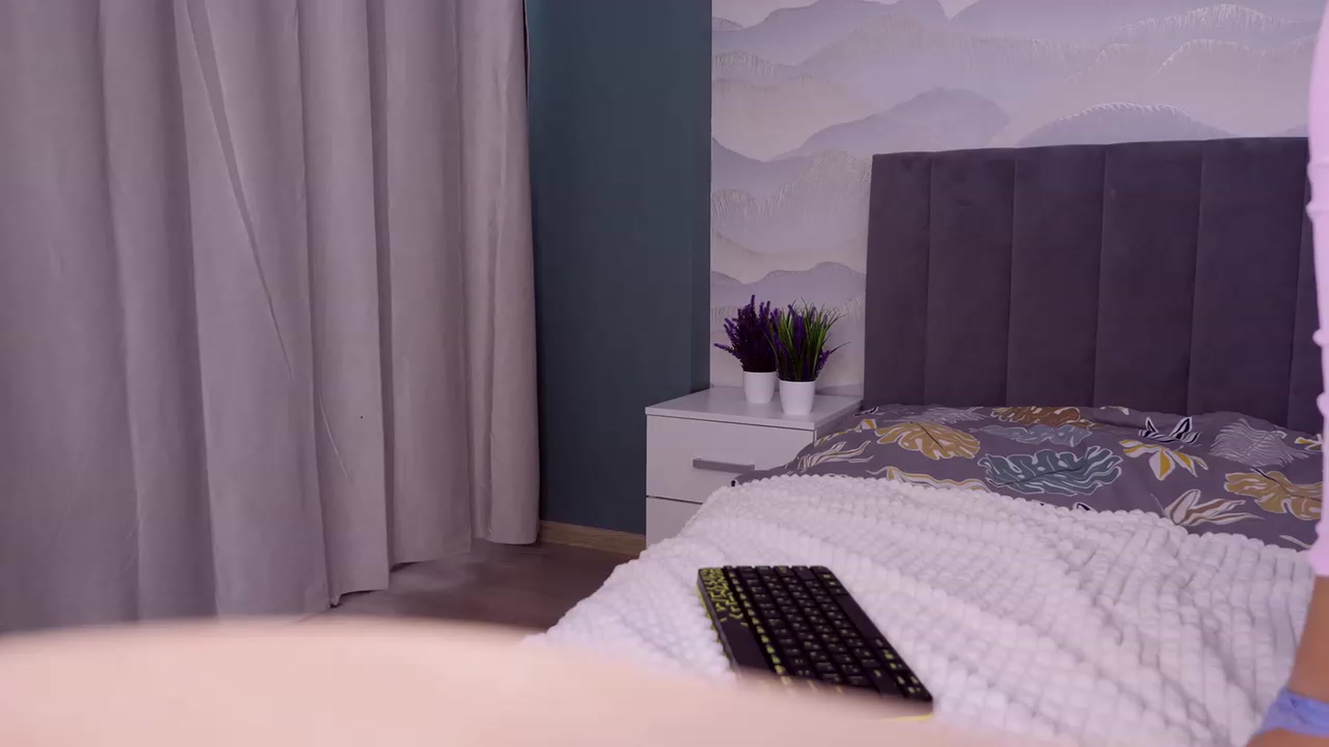 Gallery image thumbnail from LeksWest's myfreecams stream on, 06/08/2023, 15:14 image 4 of 20