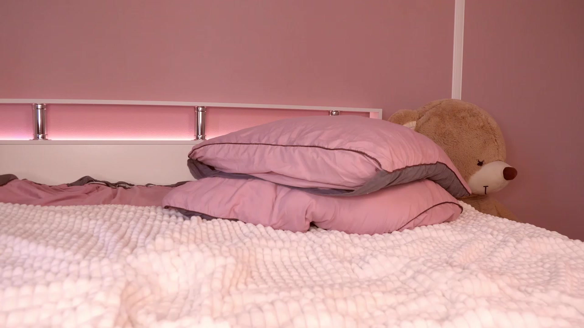 Gallery image thumbnail from LeksWest's myfreecams stream on, 06/11/2023, 18:39 image 3 of 20