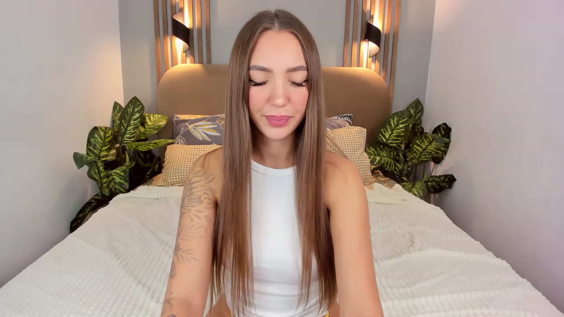 Gallery image thumbnail from LeksWest's myfreecams stream on, 01/04/2024, 15:13 image 8 of 20