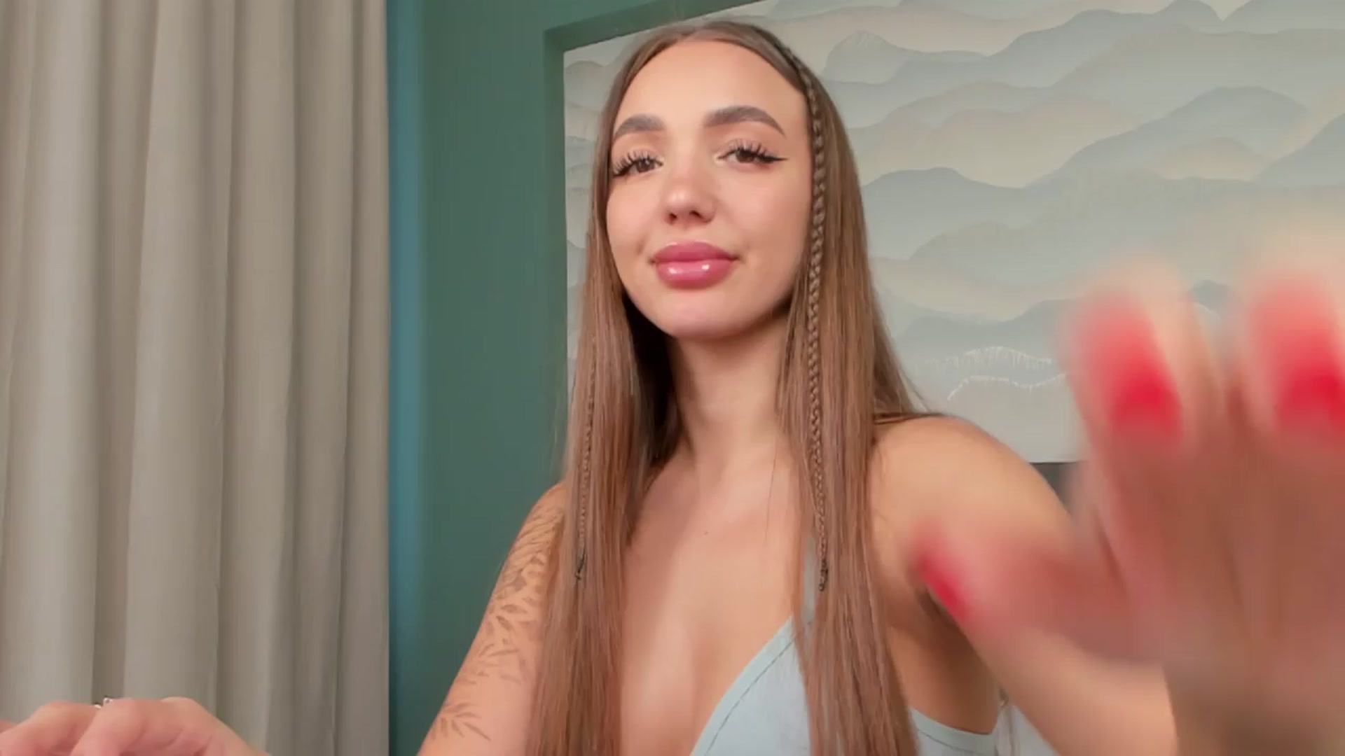 Gallery image thumbnail from LeksWest's myfreecams stream on, 04/12/2024, 16:37 image 6 of 20