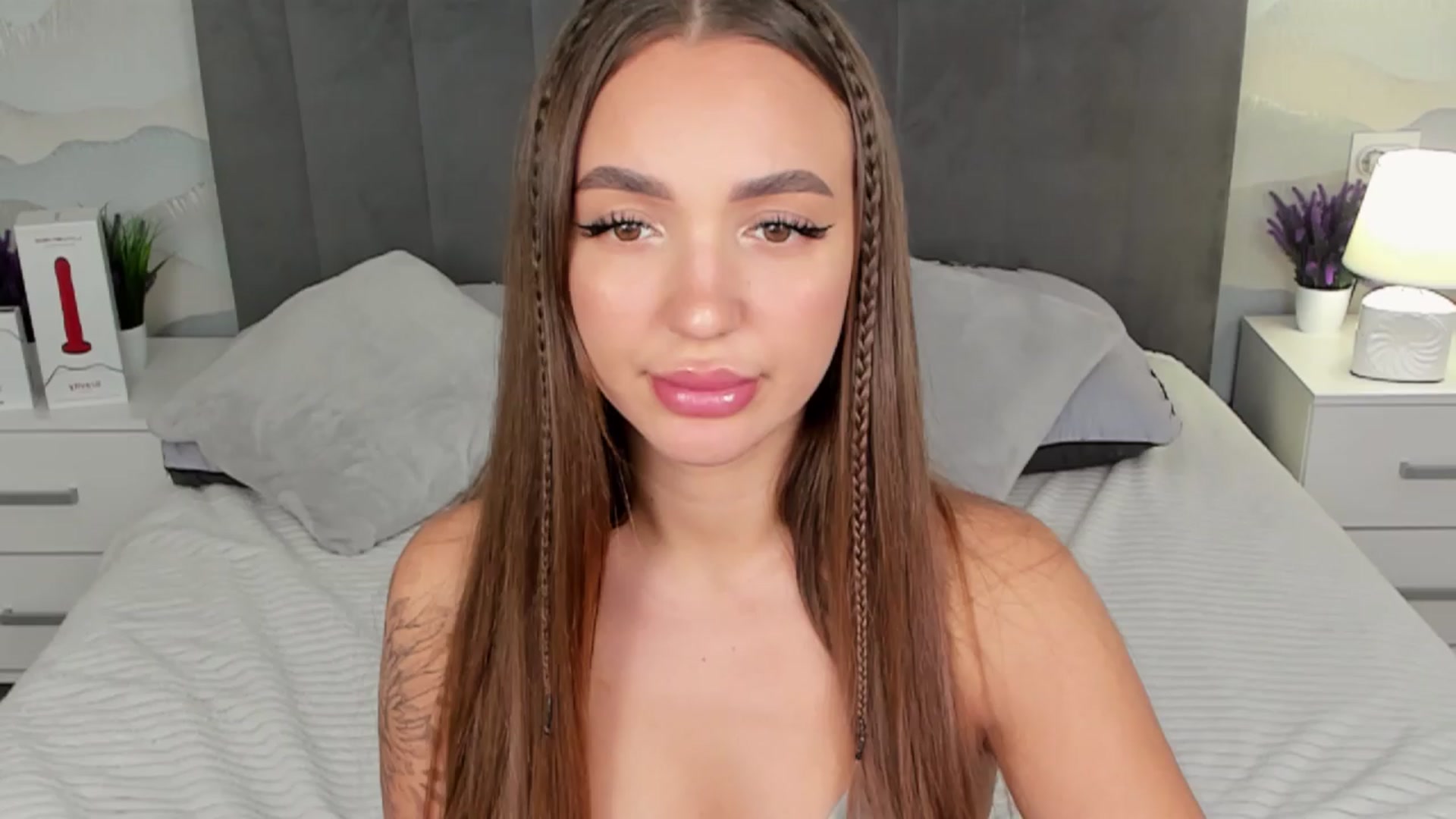 Gallery image thumbnail from LeksWest's myfreecams stream on, 04/12/2024, 16:37 image 8 of 20
