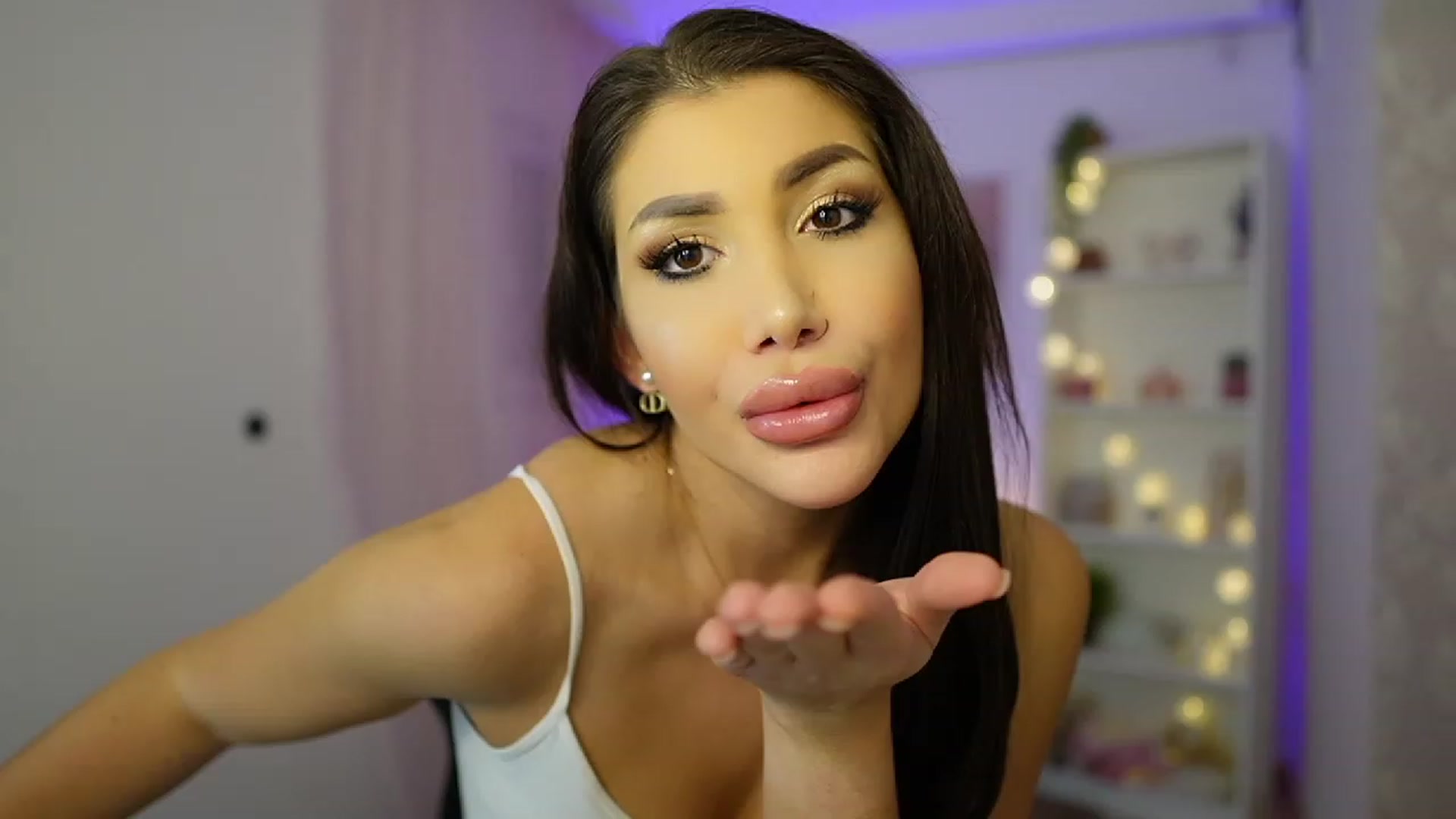 Gallery image thumbnail from Lela_Star18's myfreecams stream on, 11/03/2023, 15:34 image 7 of 20