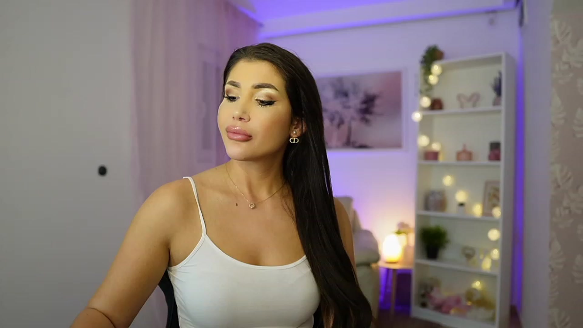Gallery image thumbnail from Lela_Star18's myfreecams stream on, 11/03/2023, 15:34 image 2 of 20