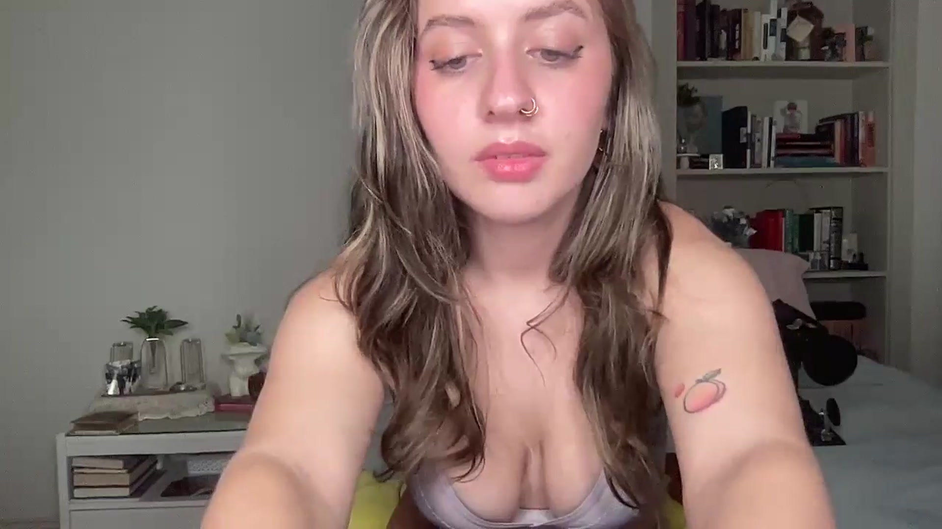 Gallery image thumbnail from Lena1's myfreecams stream on, 10/03/2024, 23:56 image 2 of 20