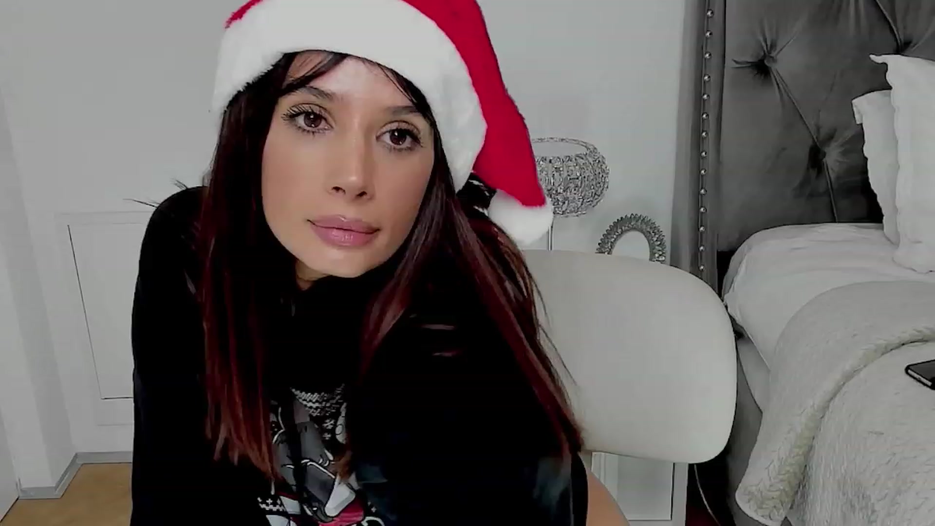 Gallery image thumbnail from LenaBabyGirl's myfreecams stream on, 12/24/2022, 23:01 image 5 of 20