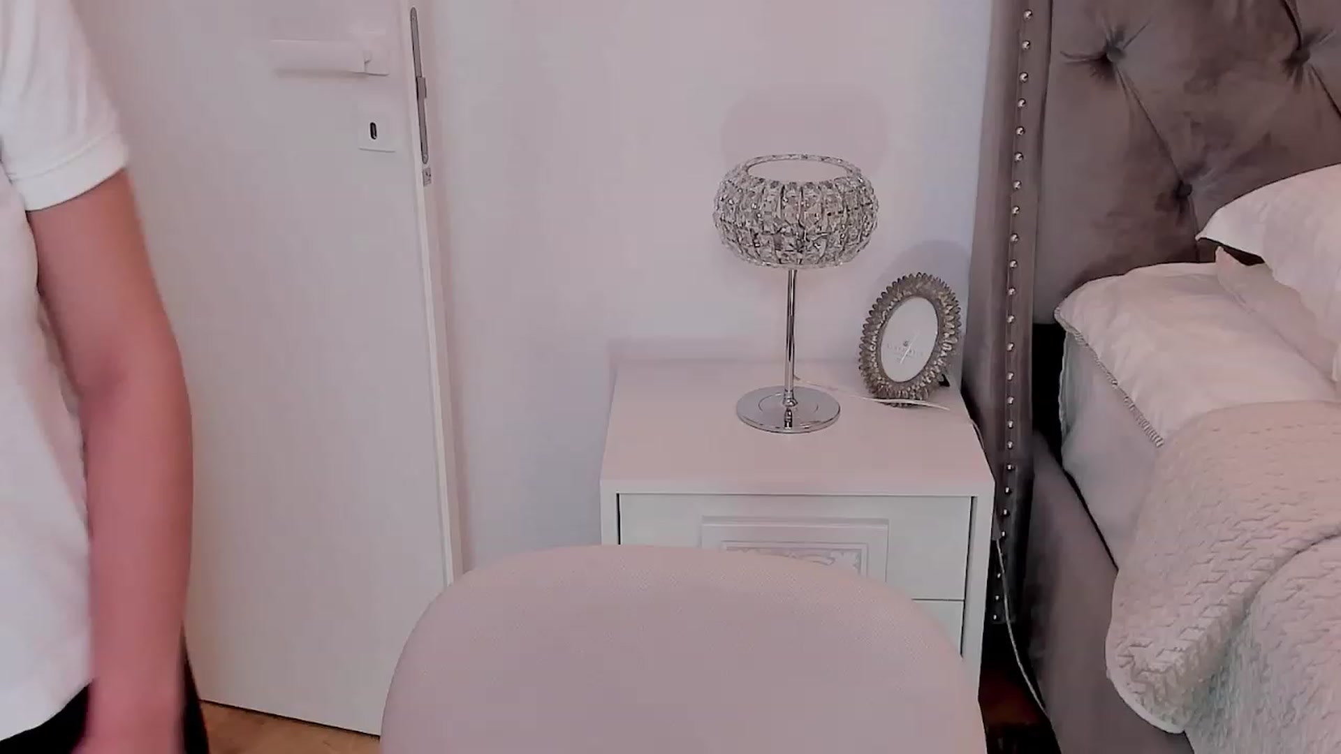 Gallery image thumbnail from LenaBabyGirl's myfreecams stream on, 03/28/2023, 21:12 image 1 of 20