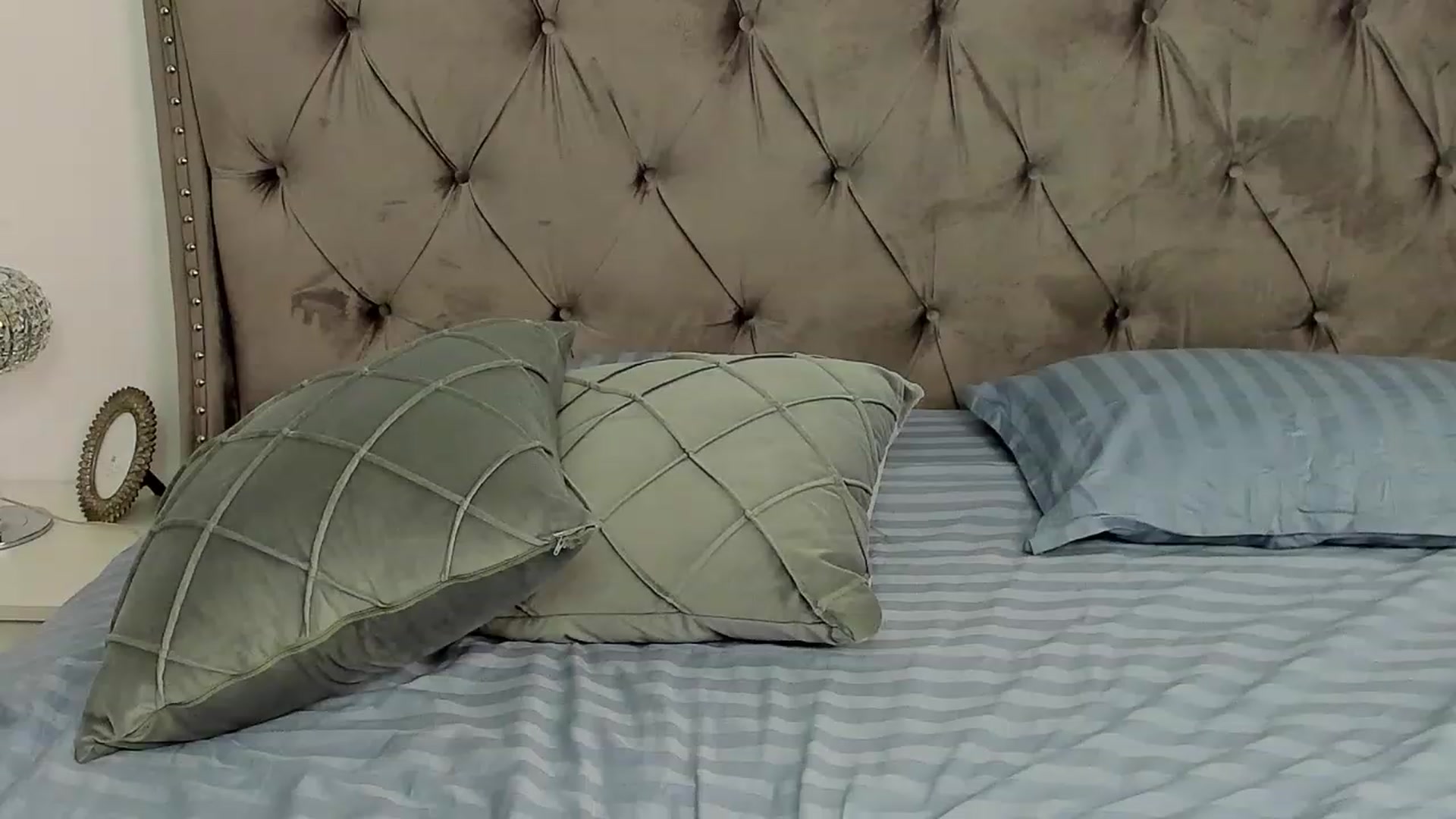 Gallery image thumbnail from LenaBabyGirl's myfreecams stream on, 05/10/2023, 15:17 image 15 of 20