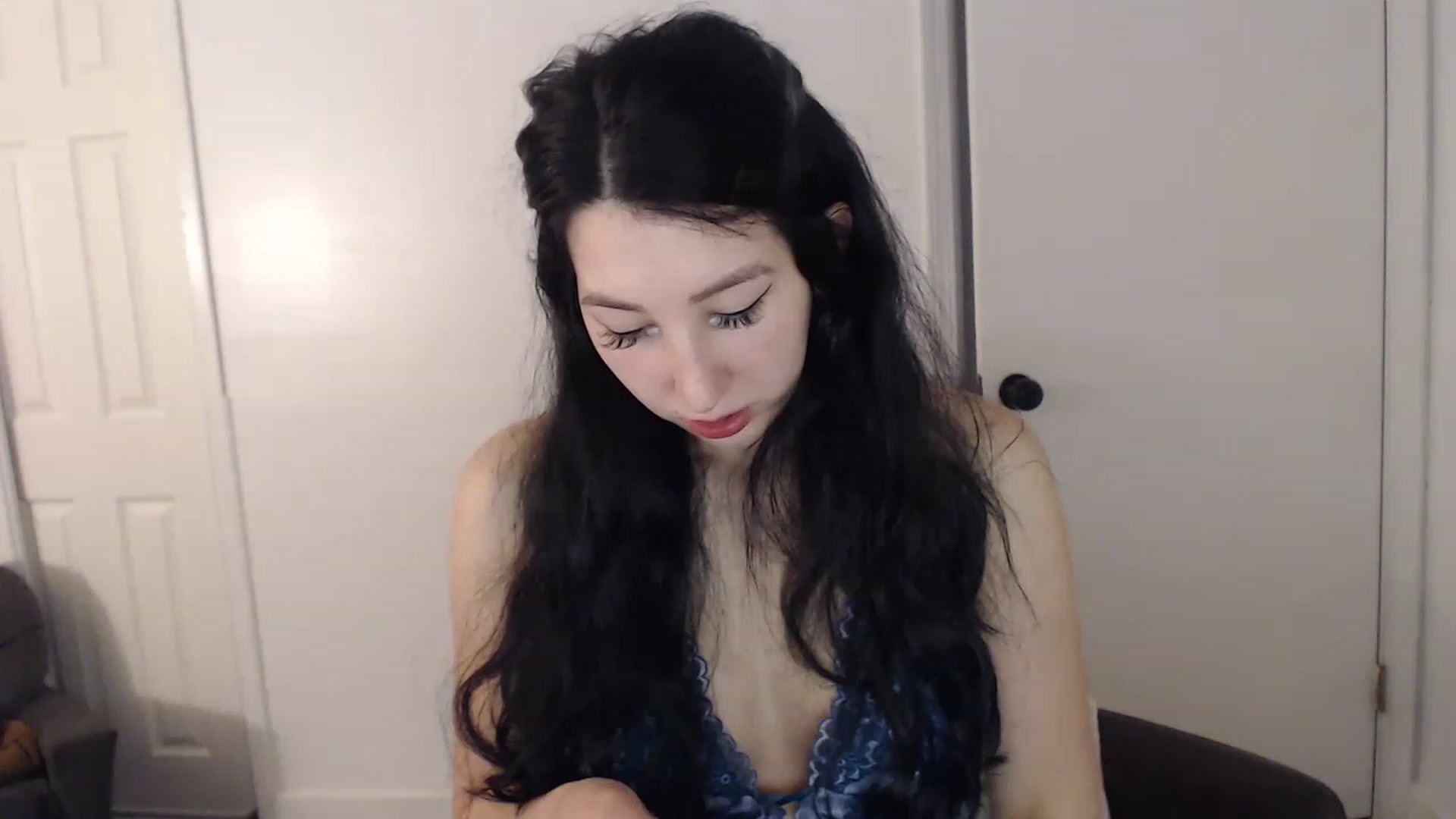 Gallery image thumbnail from LenaDanzara's myfreecams stream on, 03/09/2023, 10:04 image 13 of 20