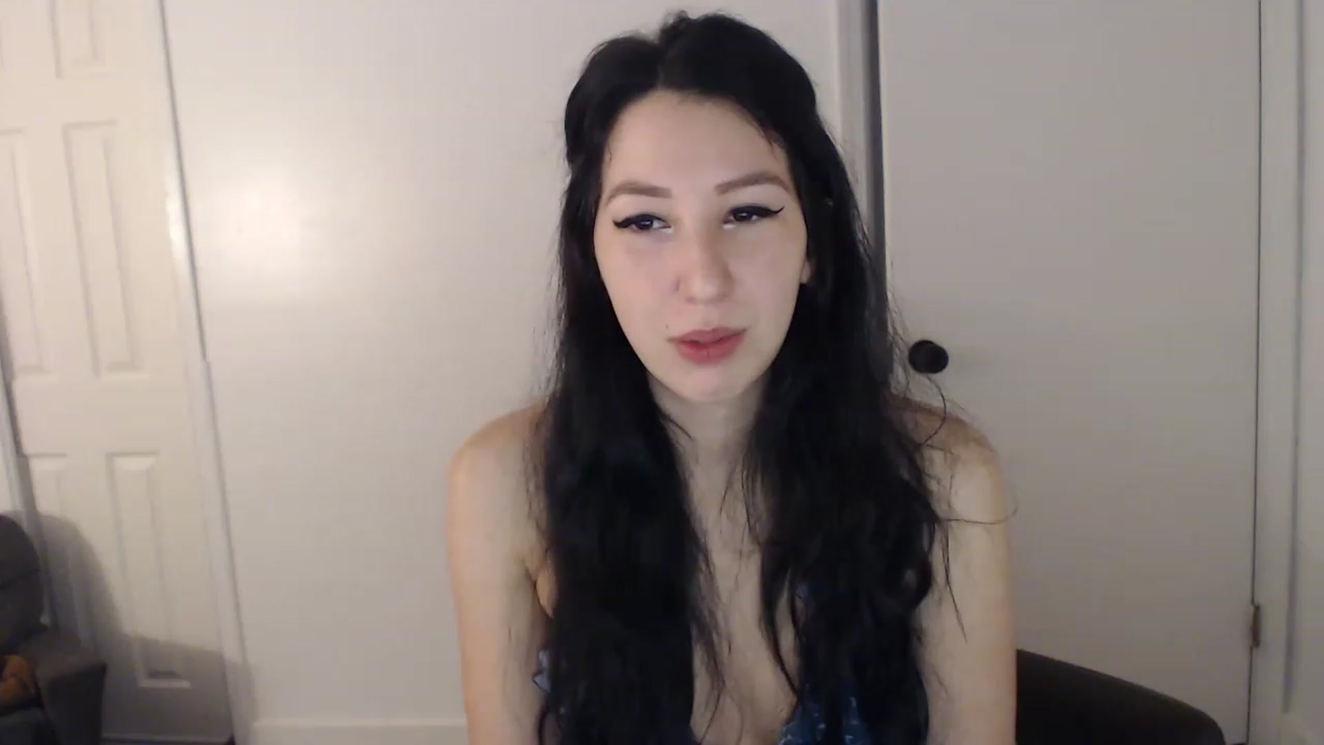Gallery image thumbnail from LenaDanzara's myfreecams stream on, 03/09/2023, 10:04 image 14 of 20
