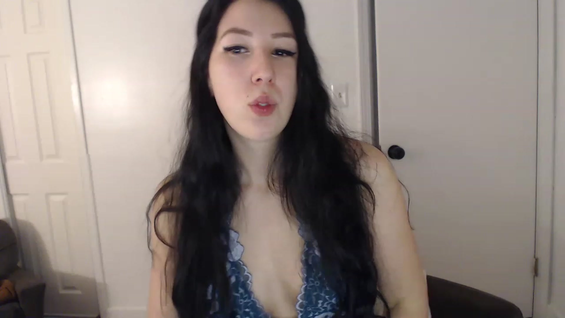 Gallery image thumbnail from LenaDanzara's myfreecams stream on, 03/09/2023, 10:04 image 9 of 20