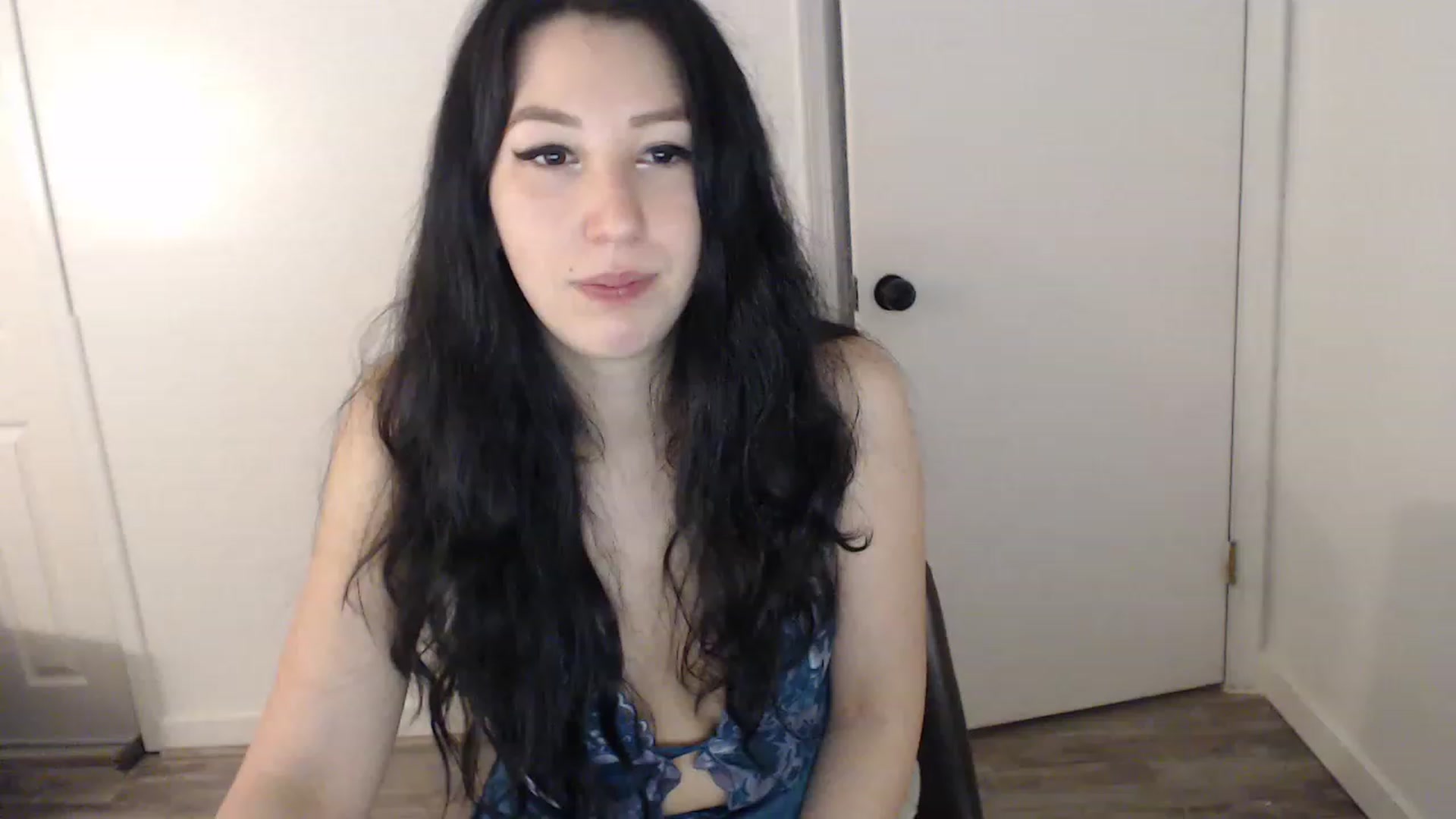 Gallery image thumbnail from LenaDanzara's myfreecams stream on, 03/09/2023, 10:57 image 14 of 20