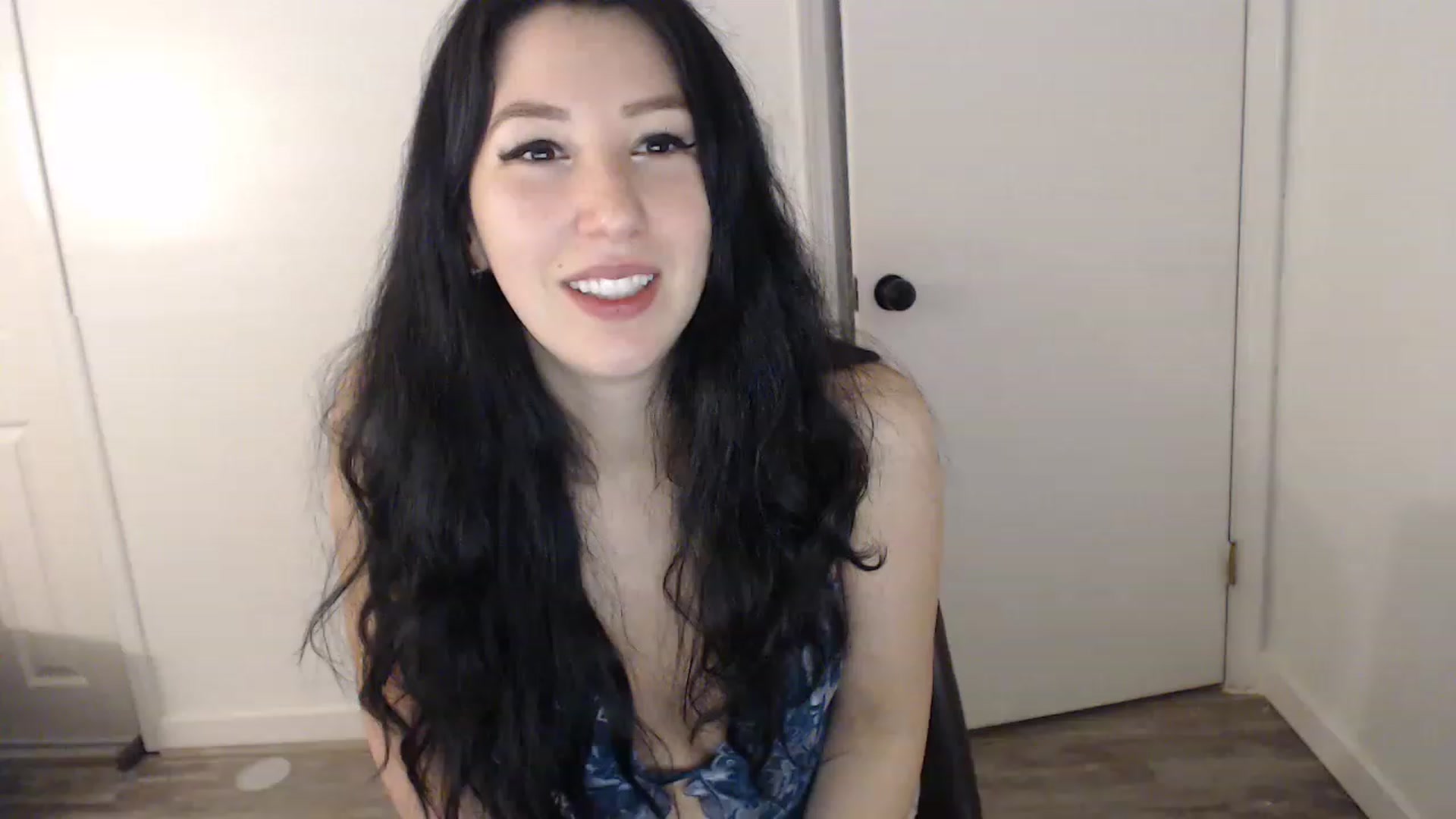 Gallery image thumbnail from LenaDanzara's myfreecams stream on, 03/09/2023, 10:57 image 13 of 20