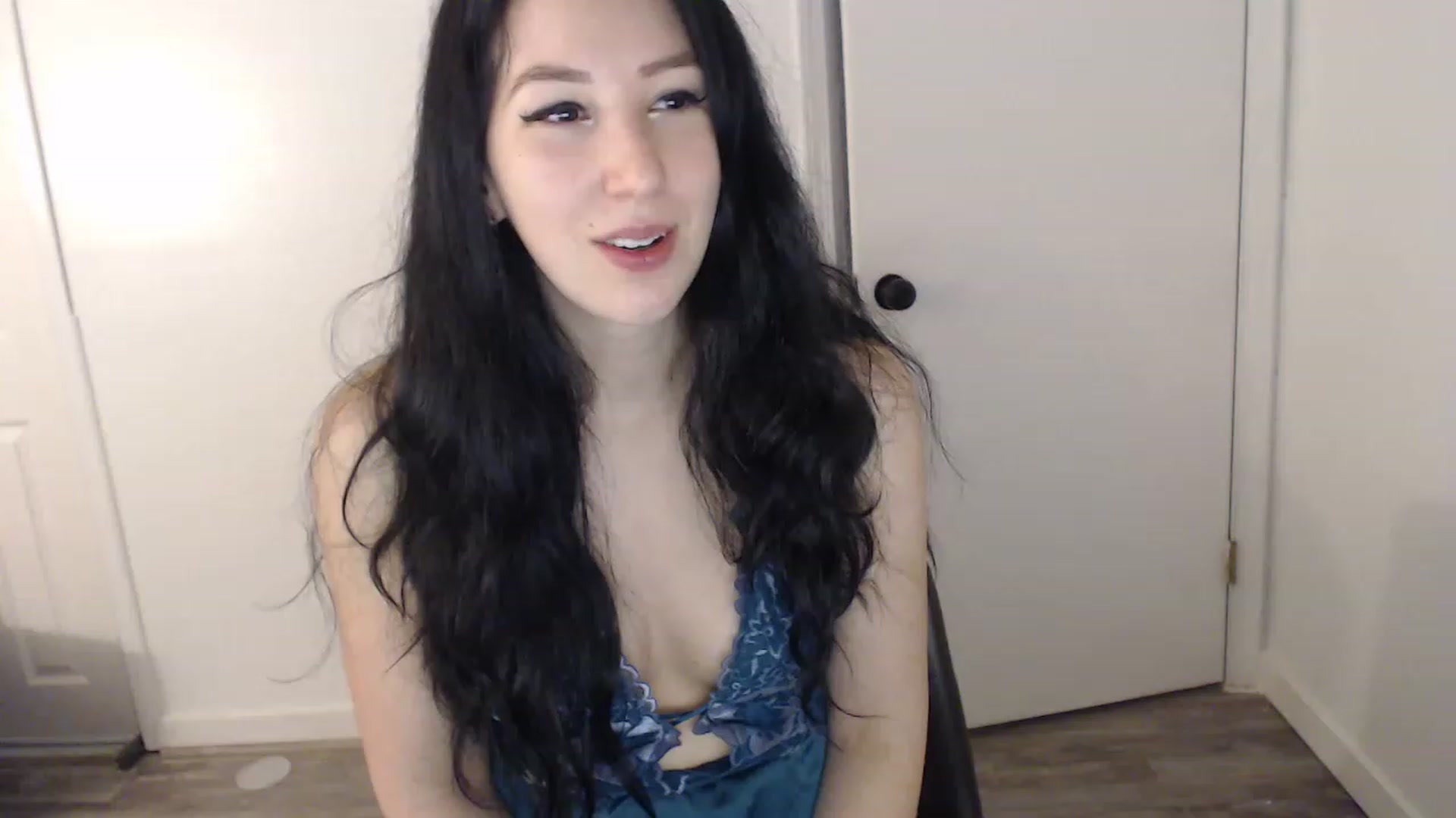 Gallery image thumbnail from LenaDanzara's myfreecams stream on, 03/09/2023, 10:57 image 11 of 20
