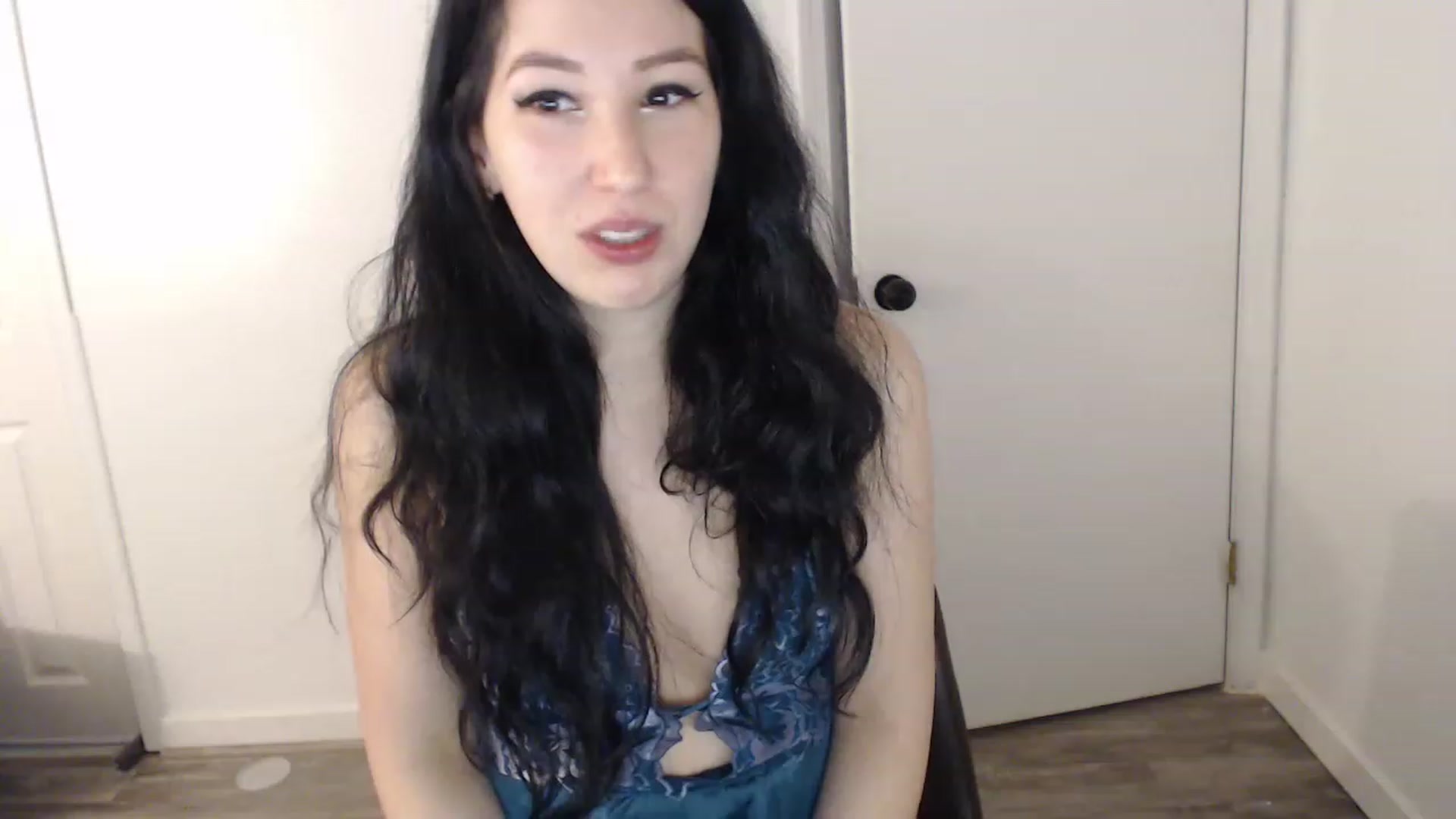 Gallery image thumbnail from LenaDanzara's myfreecams stream on, 03/09/2023, 10:57 image 7 of 20