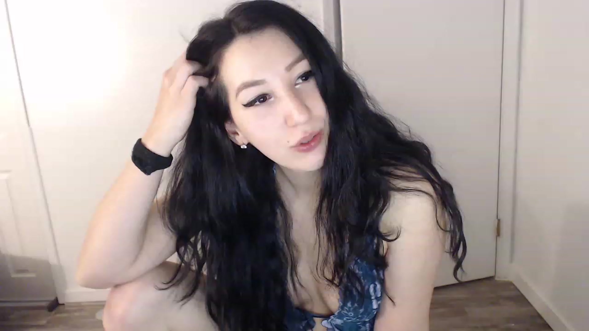 Gallery image thumbnail from LenaDanzara's myfreecams stream on, 03/09/2023, 10:57 image 16 of 20