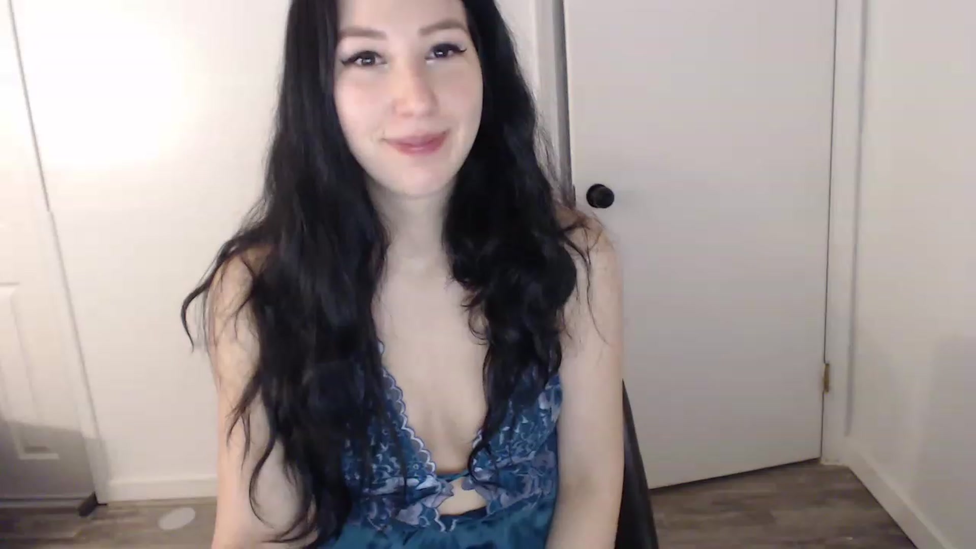 Gallery image thumbnail from LenaDanzara's myfreecams stream on, 03/09/2023, 10:57 image 4 of 20