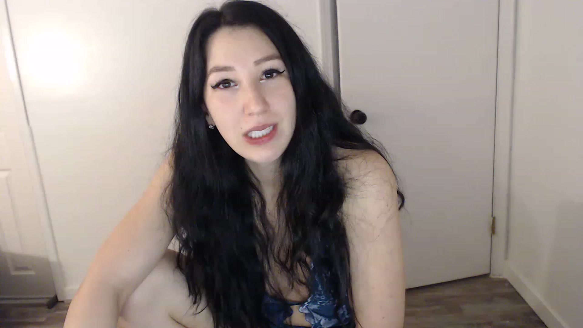 Gallery image thumbnail from LenaDanzara's myfreecams stream on, 03/09/2023, 10:57 image 17 of 20