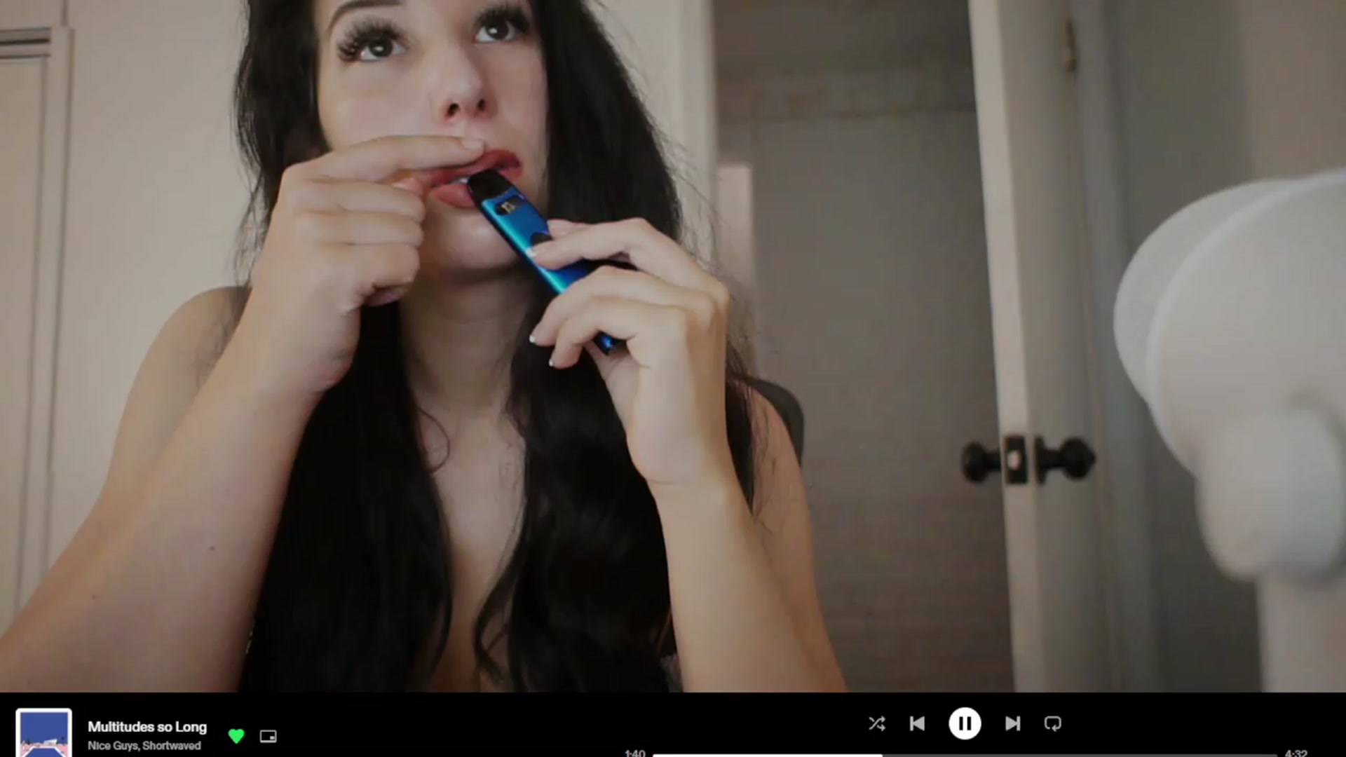 Gallery image thumbnail from LenaDanzara's myfreecams stream on, 07/24/2023, 07:50 image 19 of 20