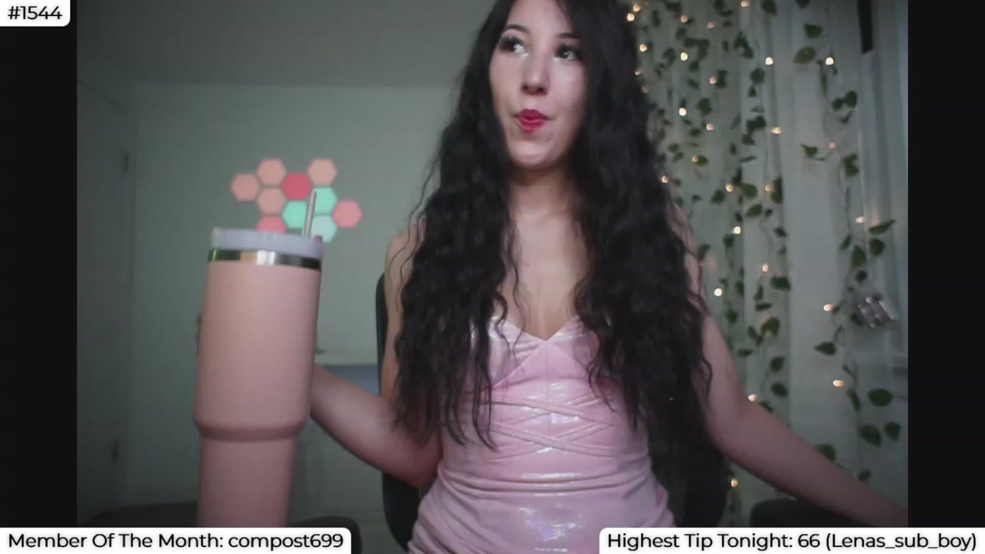 Gallery image thumbnail from LenaDanzara's myfreecams stream on, 08/03/2023, 06:52 image 2 of 20