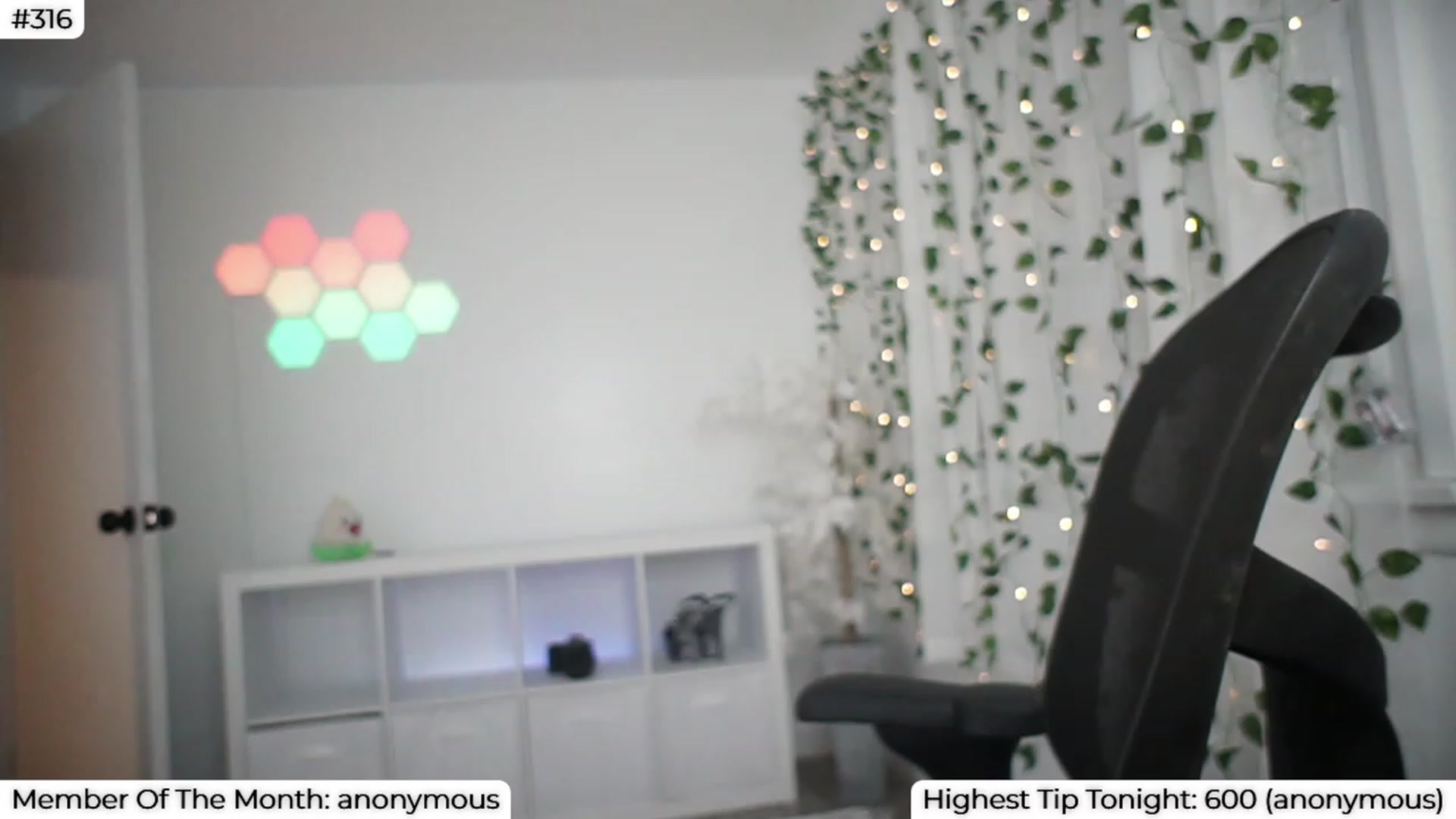 Gallery image thumbnail from LenaDanzara's myfreecams stream on, 08/13/2023, 08:17 image 7 of 20