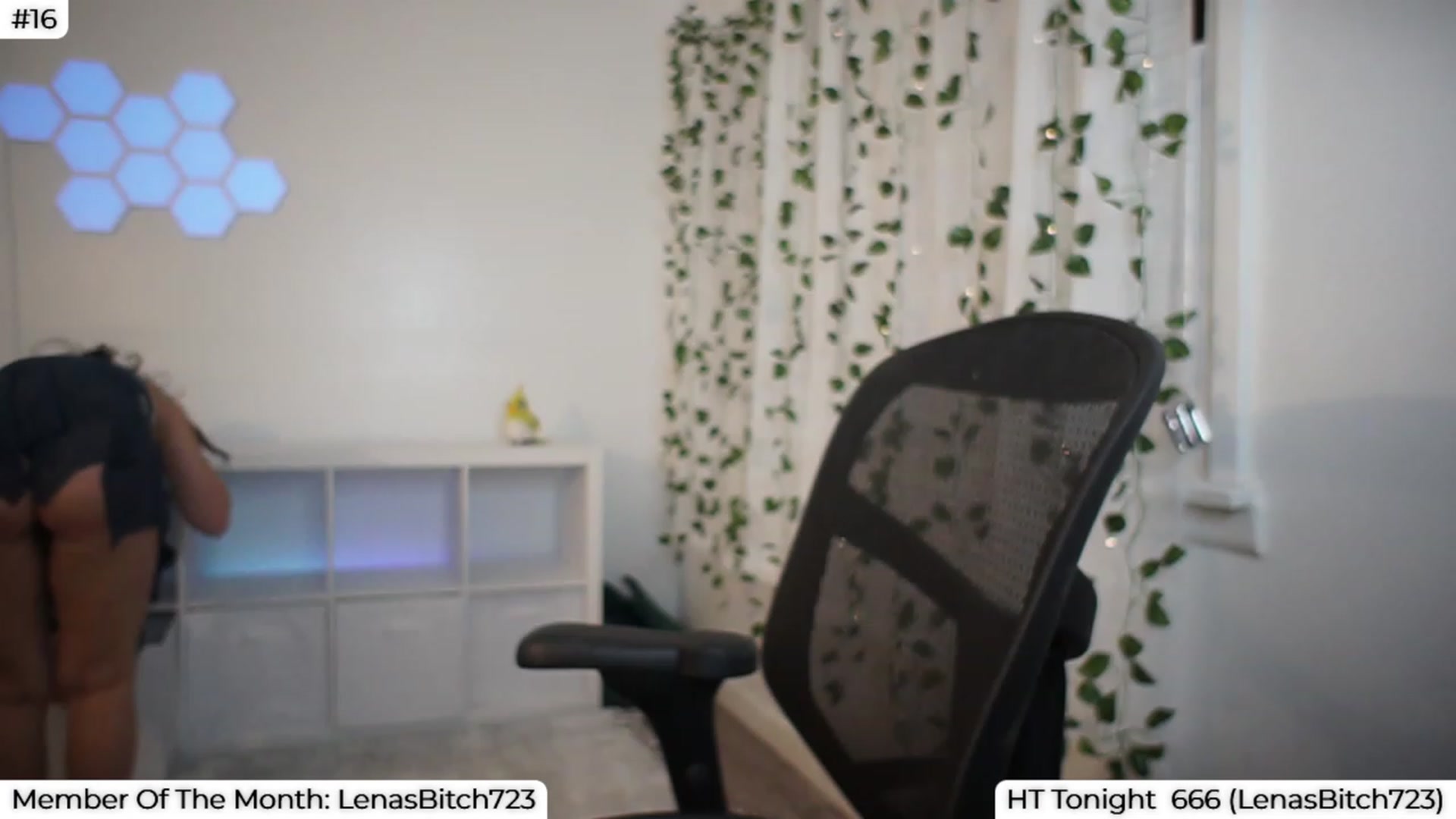 Gallery image thumbnail from LenaDanzara's myfreecams stream on, 08/31/2023, 07:05 image 3 of 20