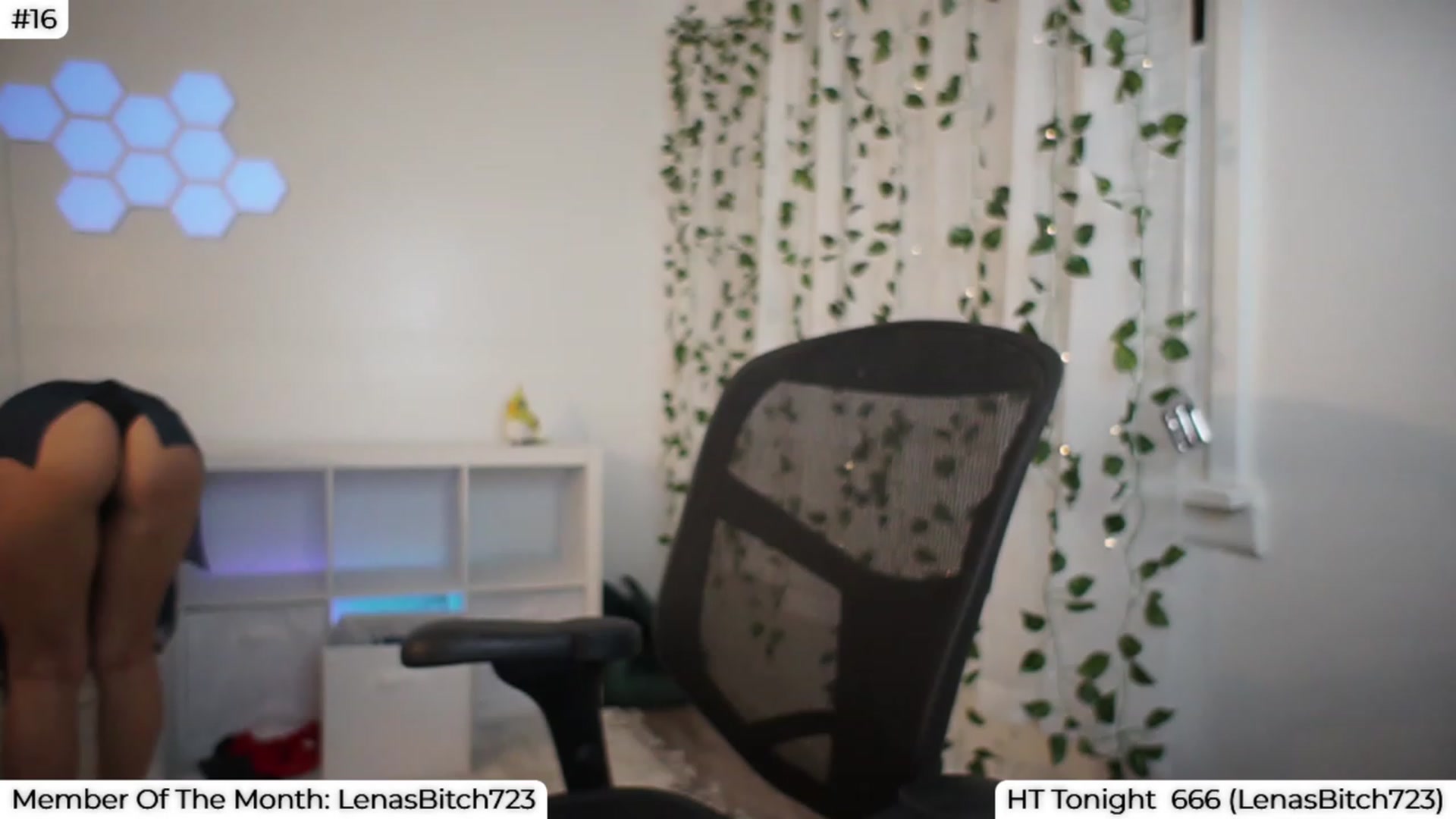 Gallery image thumbnail from LenaDanzara's myfreecams stream on, 08/31/2023, 07:05 image 2 of 20