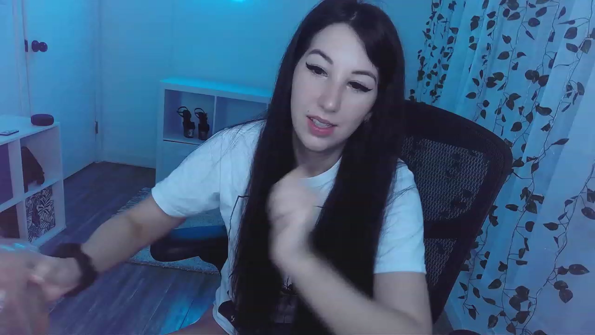 Gallery image thumbnail from LenaDanzara's myfreecams stream on, 09/11/2023, 08:13 image 1 of 20