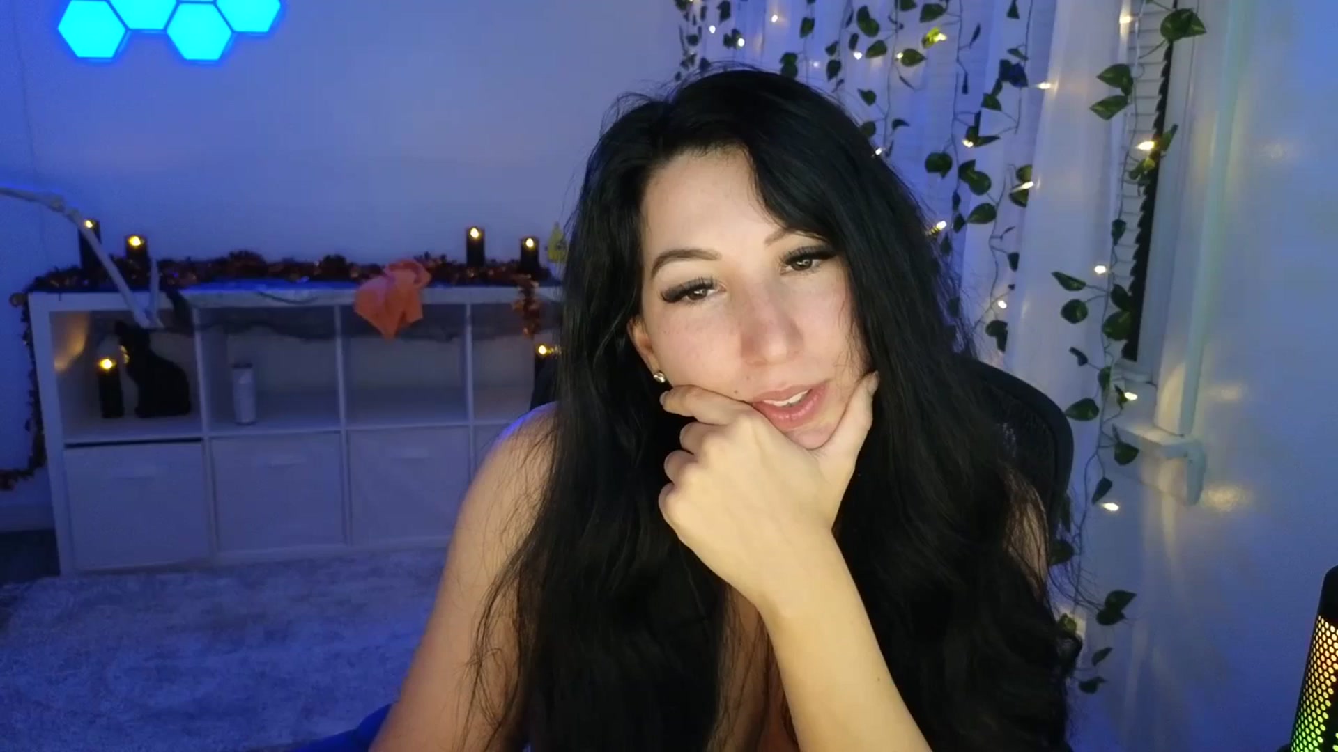 Gallery image thumbnail from LenaDanzara's myfreecams stream on, 09/30/2023, 10:00 image 20 of 20