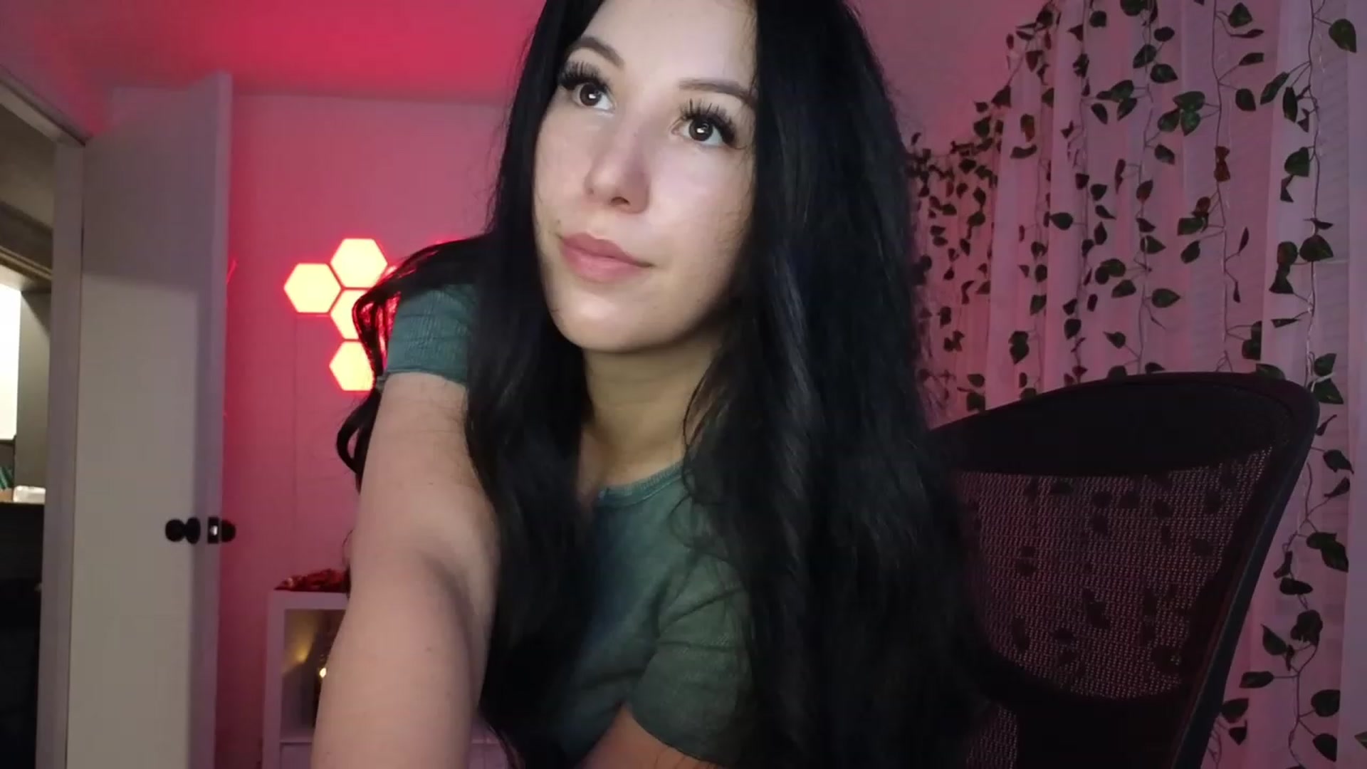Gallery image thumbnail from LenaDanzara's myfreecams stream on, 10/05/2023, 07:05 image 3 of 20