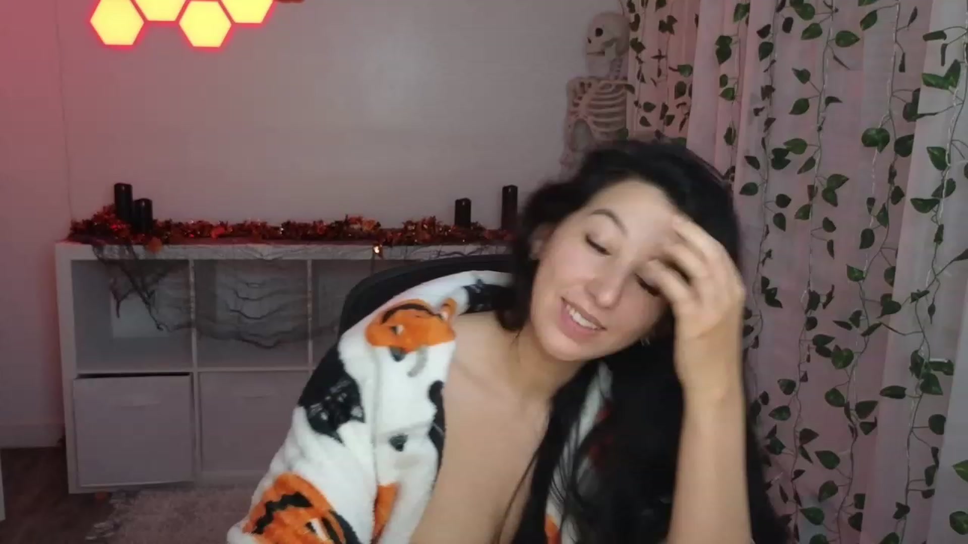 Gallery image thumbnail from LenaDanzara's myfreecams stream on, 10/13/2023, 08:00 image 18 of 20